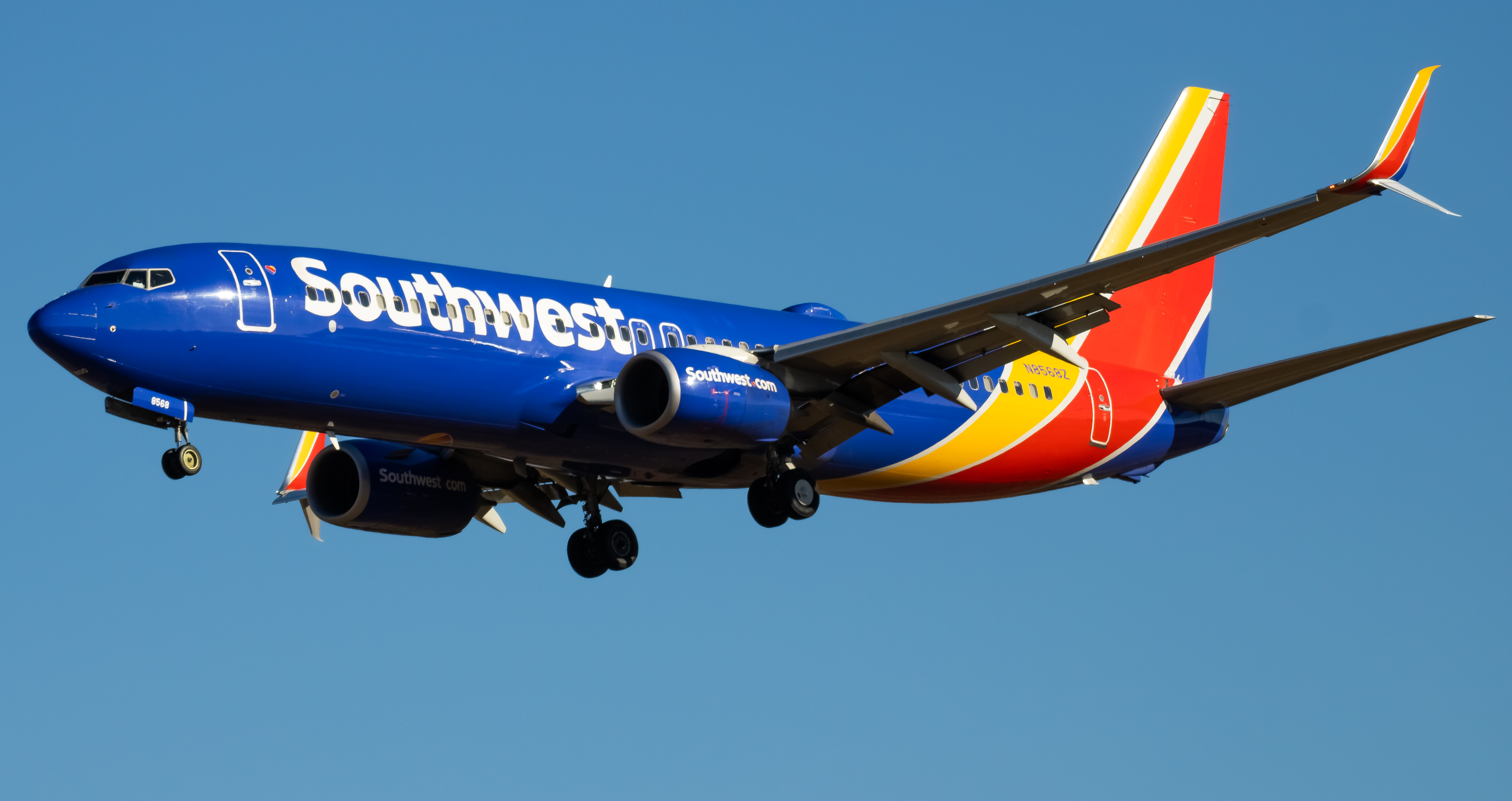 Full size: Southwest Airlines Boeing 737-800 N8568Z at Baltimore/Washington International Thurgood Marshall Airport
