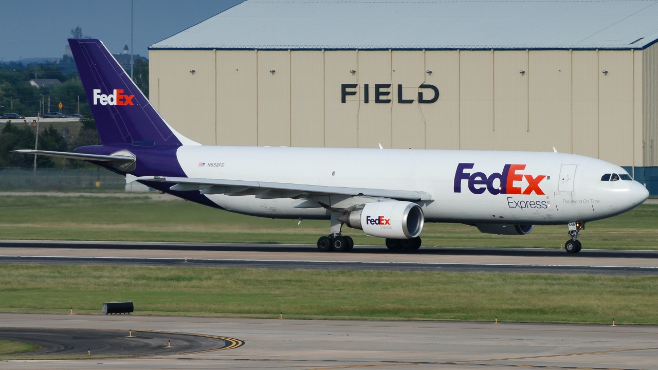 Full size: FedEx Airbus A300F-600 N658FE at Will Rogers World Airport