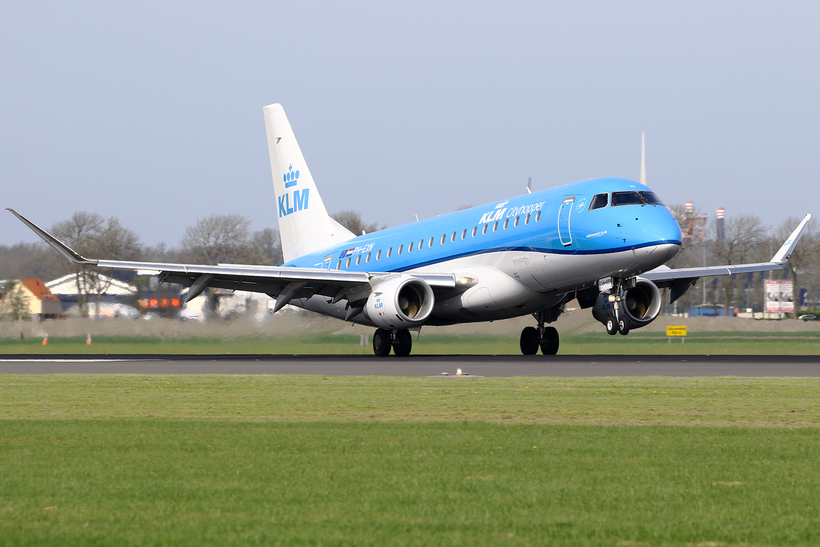 Full size: KLM Cityhopper Embraer 170-200STD PH-EXN at Amsterdam Schiphol Airport