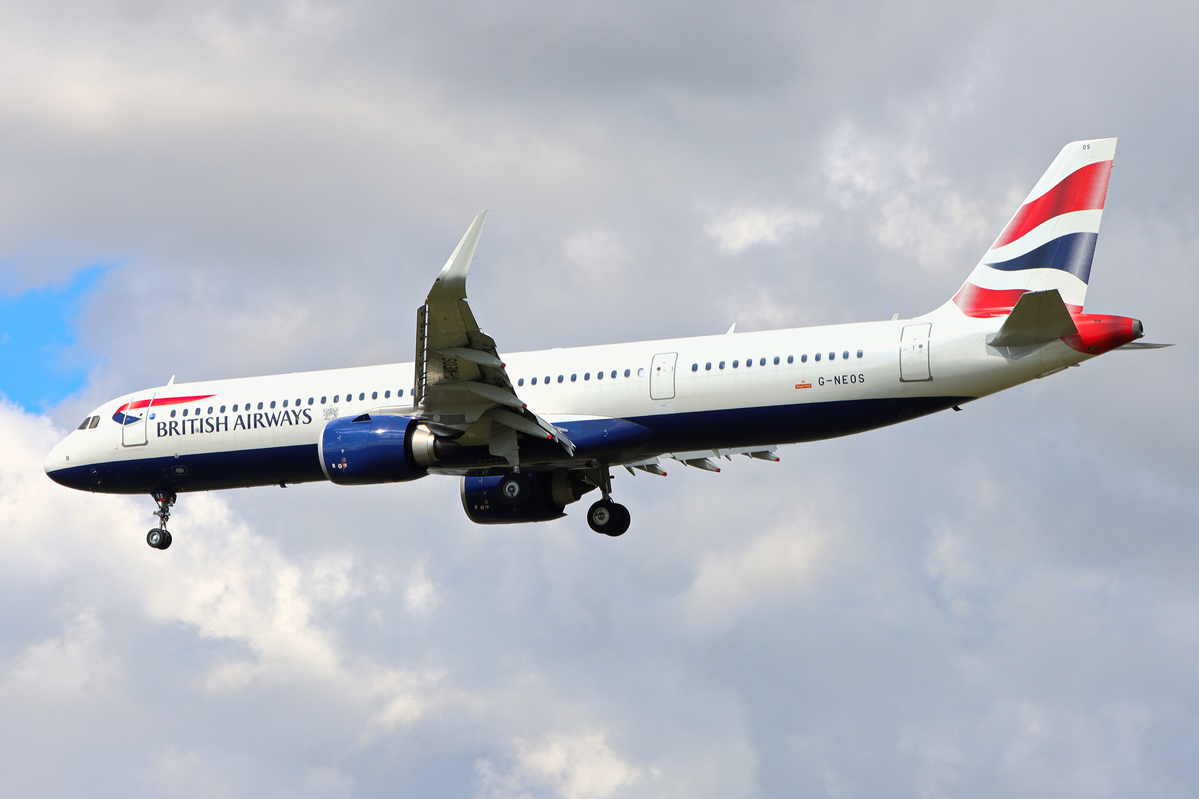 Full size: British Airways Airbus A321NEO G-NEOS at London Heathrow International Airport