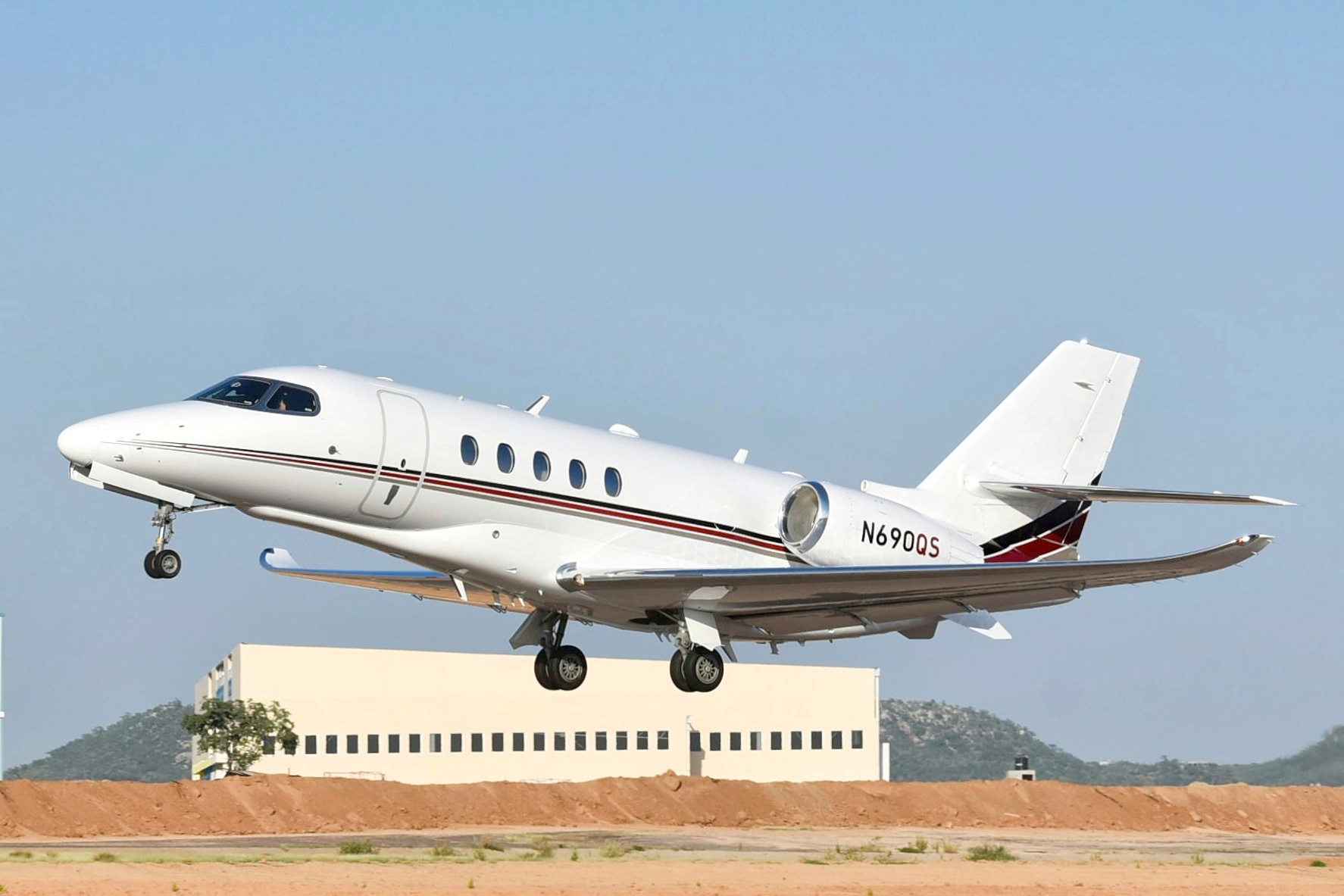 Full size: NetJets Cessna 680 Citation Latitude N69QS at Aeropuerto de Cabo San Lucas Internacional