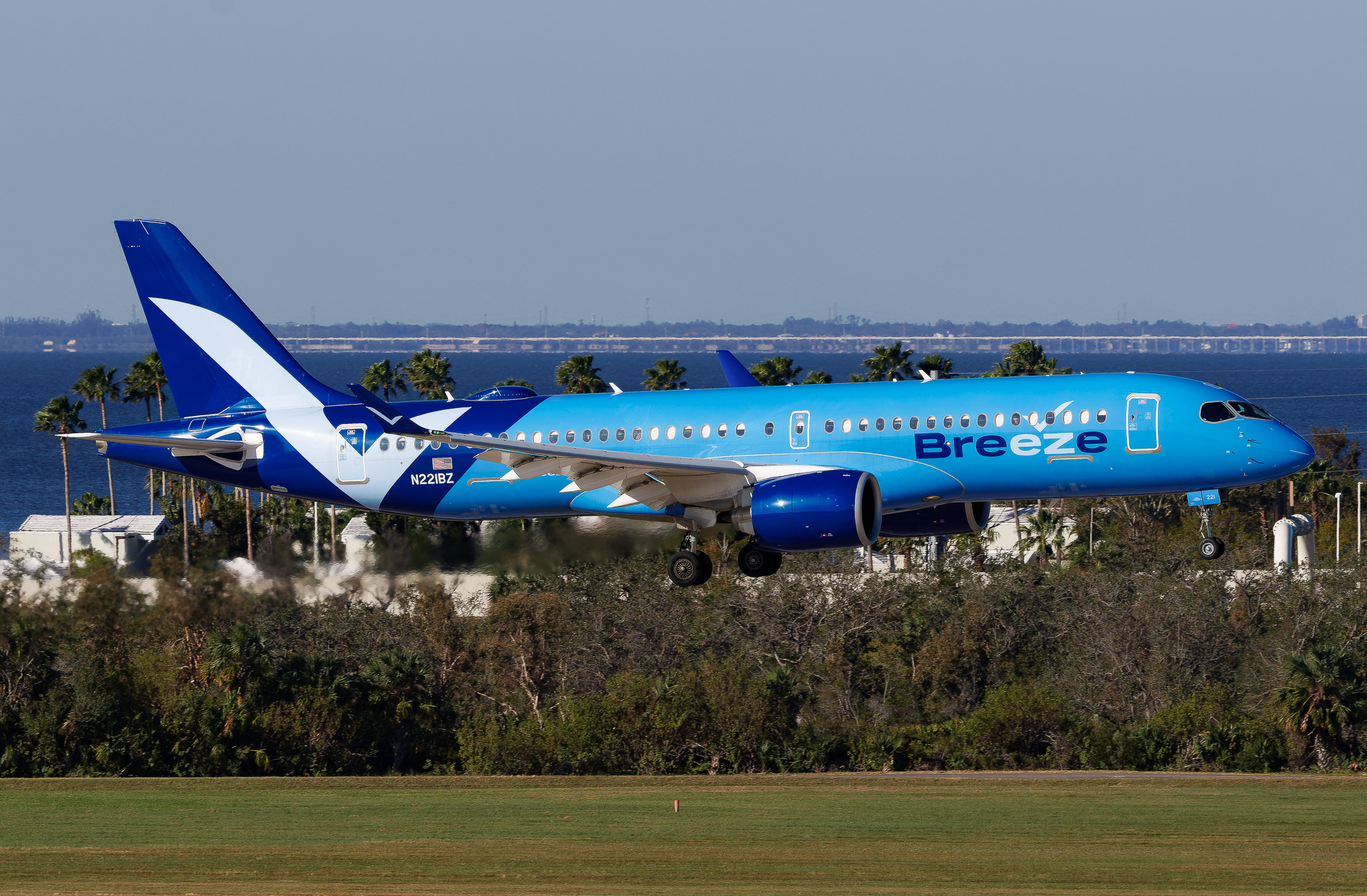 Full size: Breeze Airways Airbus A220-300 N221BZ at Tampa International Airport