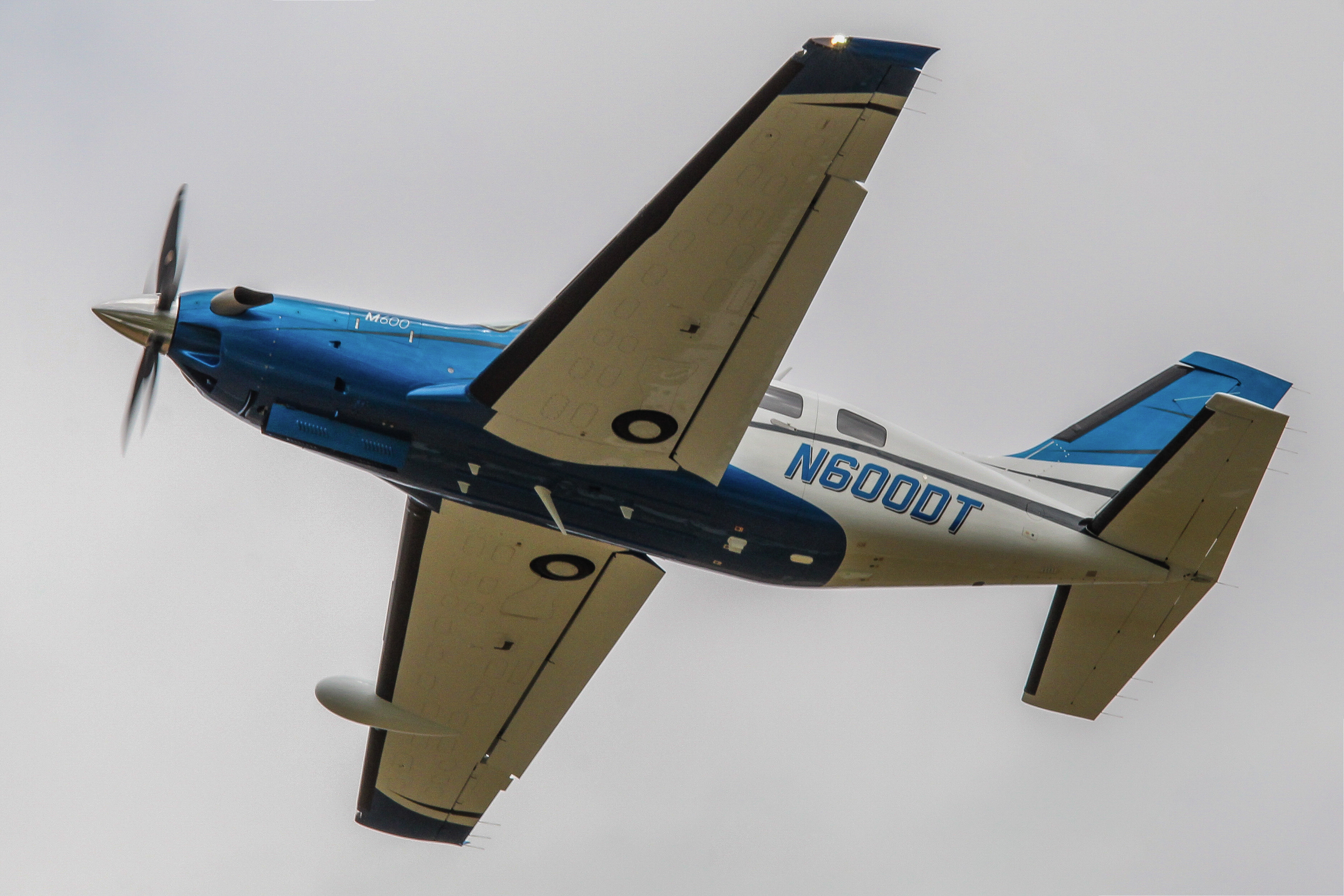 Full size: PRIVATE Piper M600 N600DT at York Airport