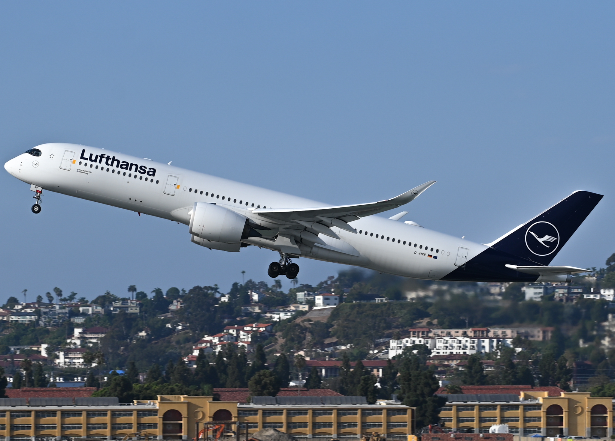 Full size: Lufthansa Airbus A350-900 D-AIXP at San Diego International Airport