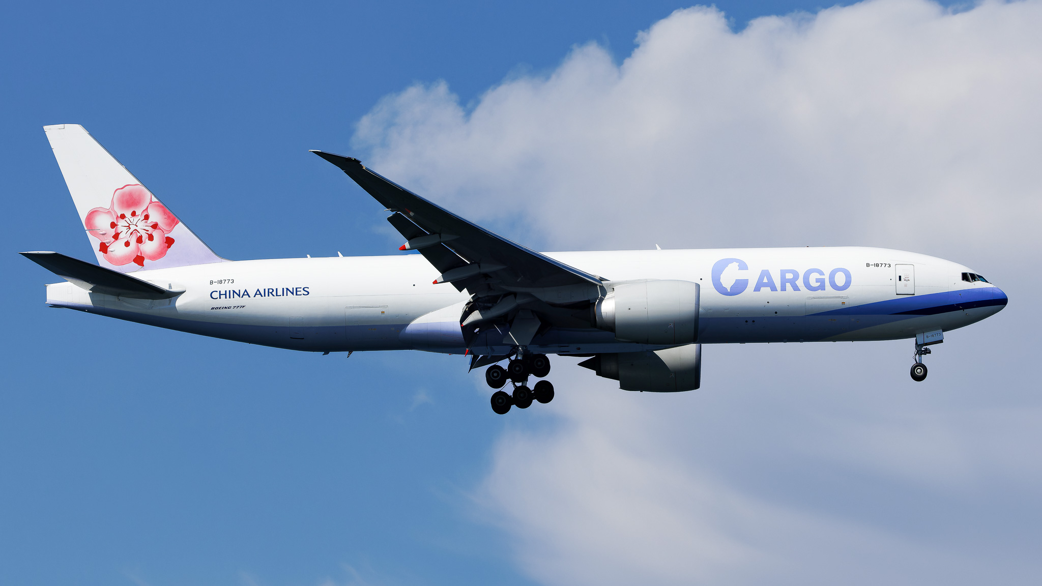 Full size: China Airlines Cargo Boeing 777-F B-18773 at John F. Kennedy International Airport
