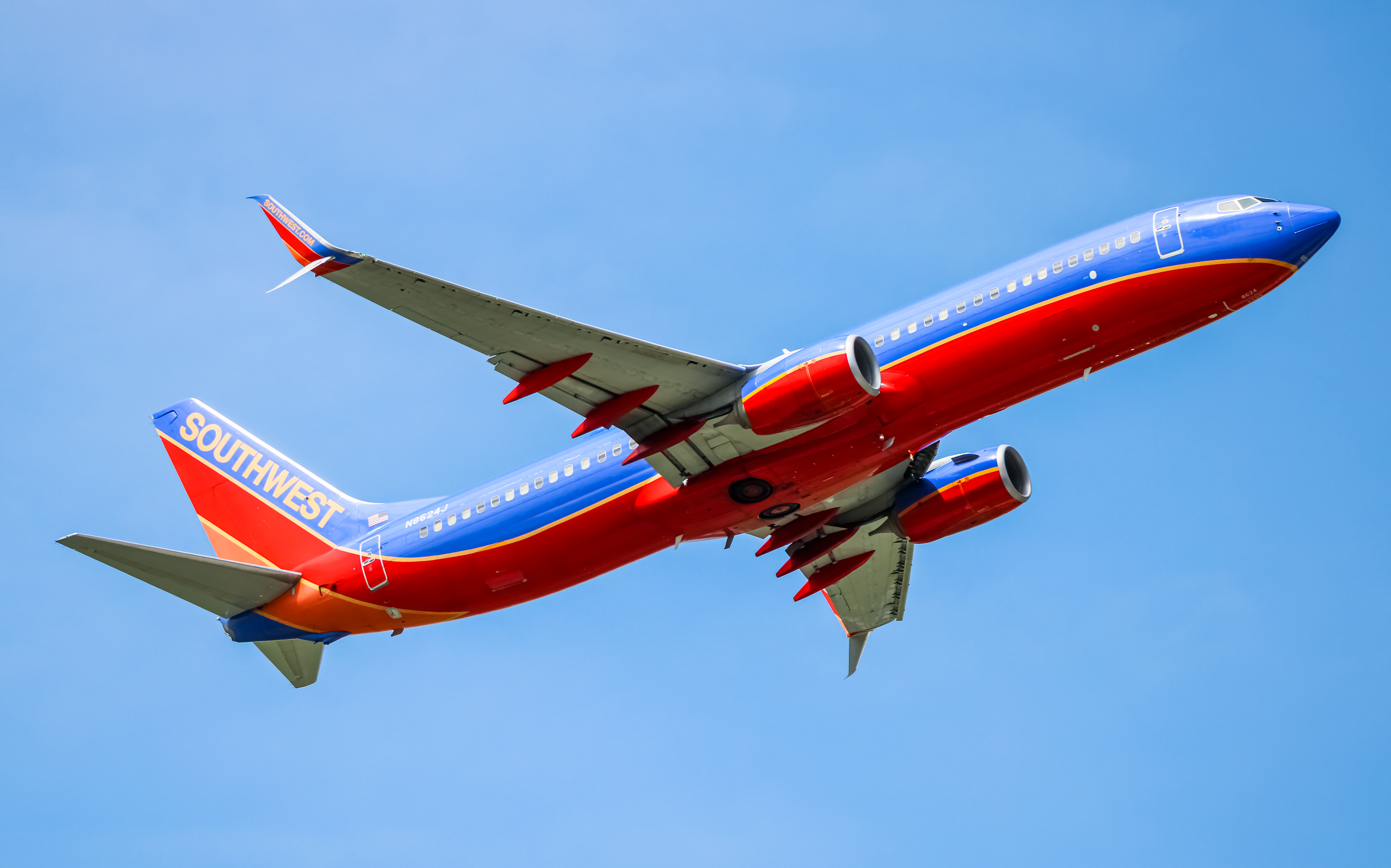 Full size: Southwest Airlines Boeing 737-800 N8624J at Baltimore/Washington International Thurgood Marshall Airport