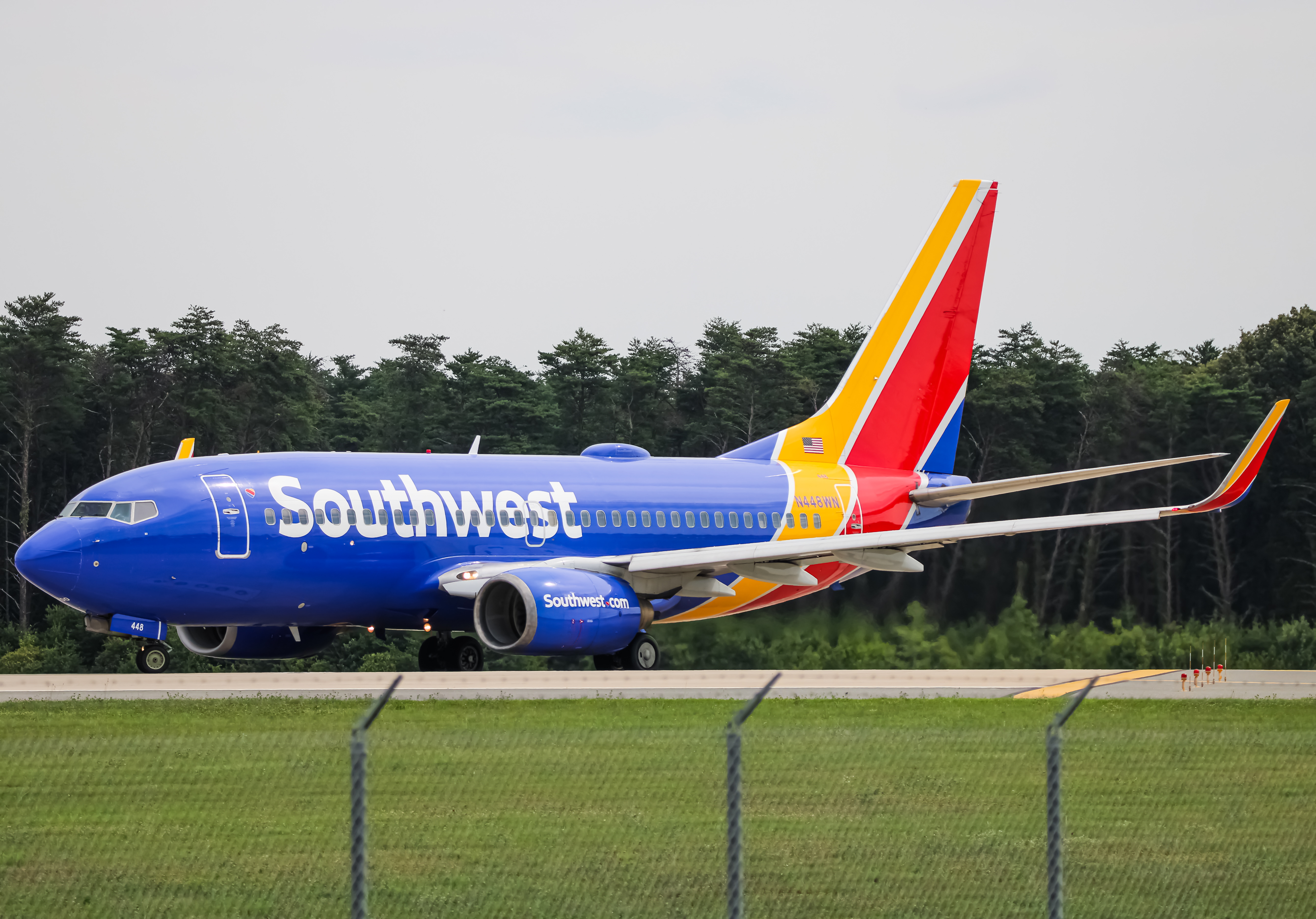 Full size: Southwest Airlines Boeing 737-700 N448WN at Baltimore/Washington International Thurgood Marshall Airport
