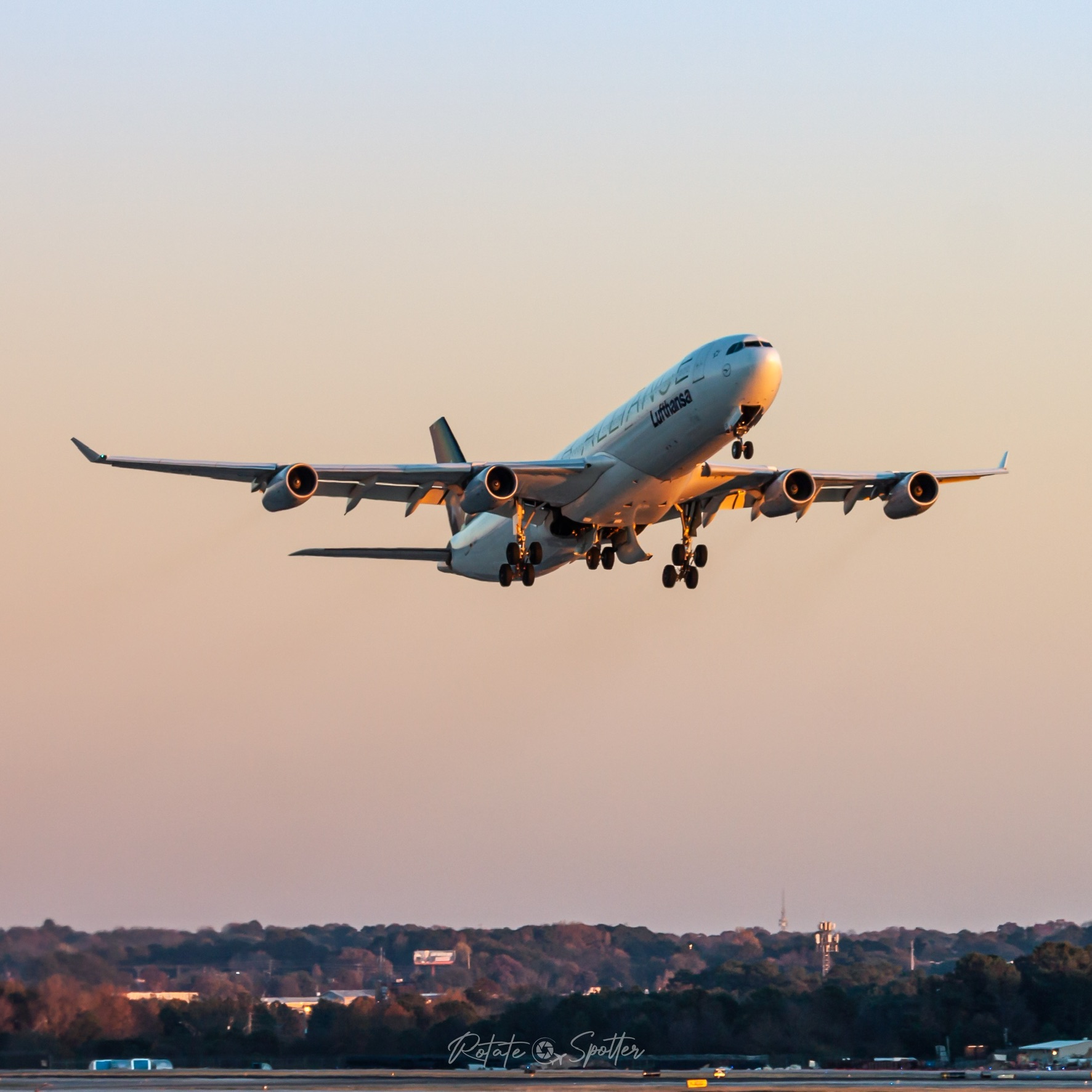 Full size: Lufthansa Airbus A340-300 D-AIGV at Hartsfield-Jackson Atlanta International Airport