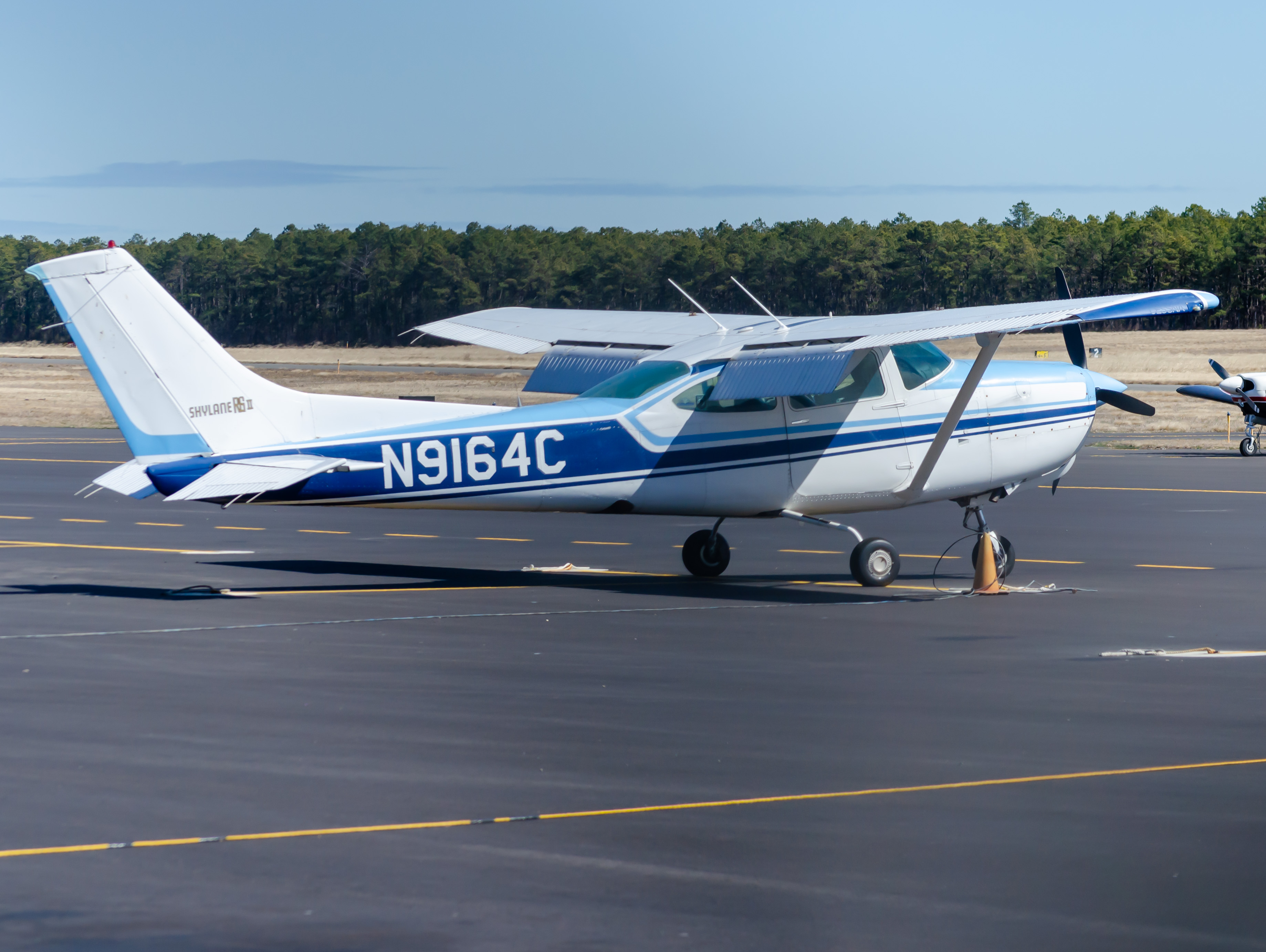 Full size: PRIVATE Cessna 182 Skylane N9164C at Toms River Ocean County Airport