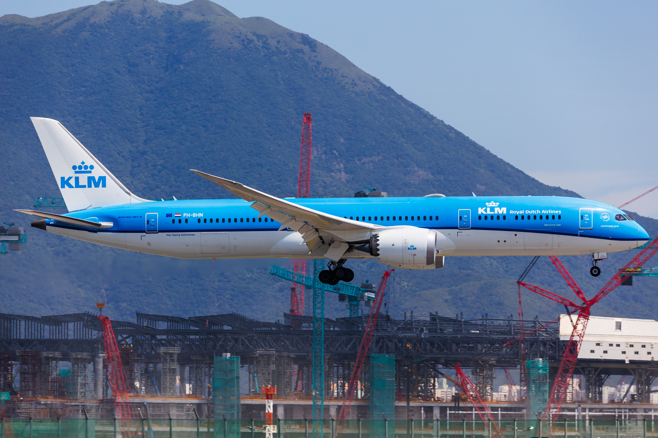 Full size: KLM Boeing 787-9 PH-BHN at Hong Kong International Airport