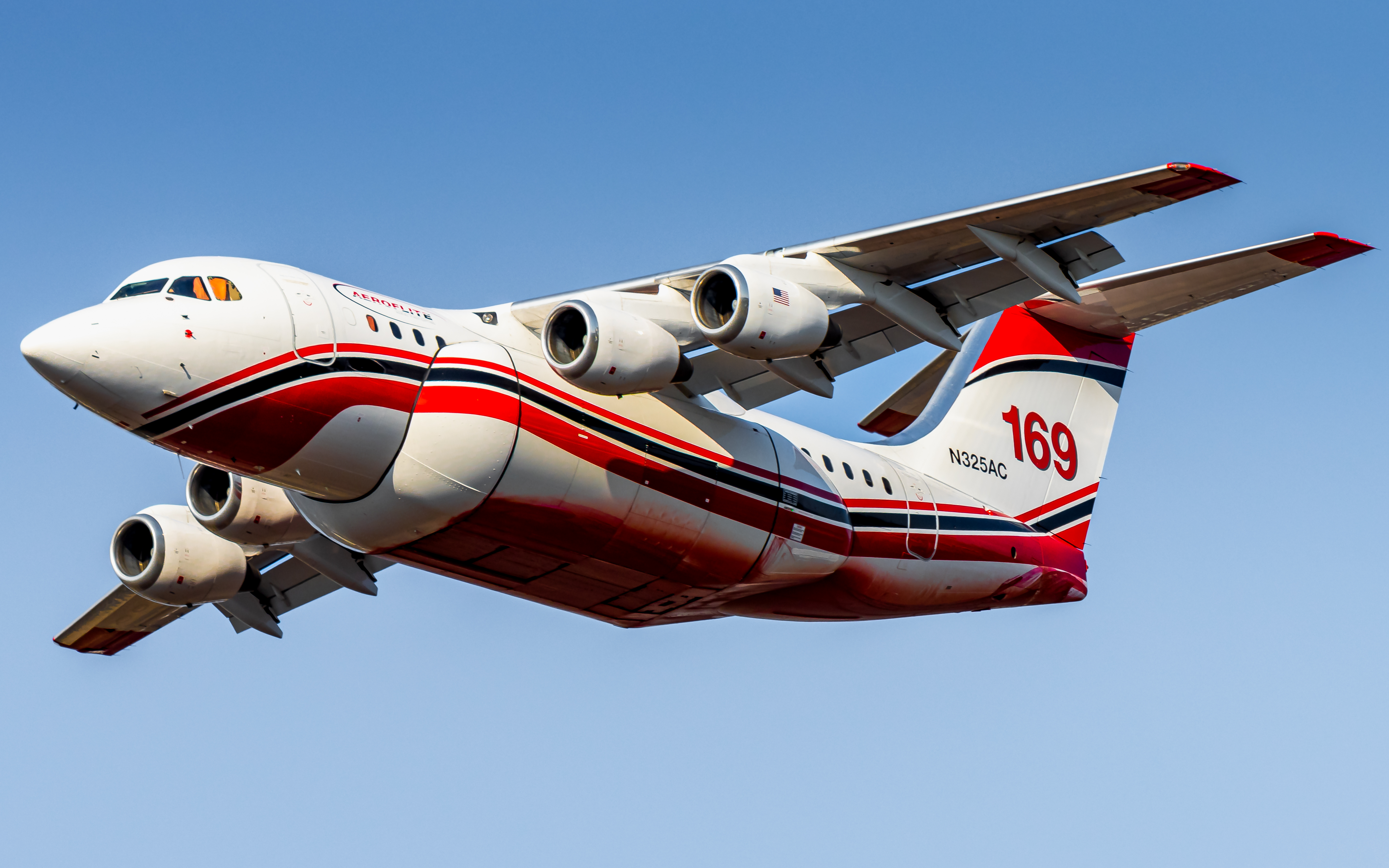 Full size: Aero-Flite Aerial Firefighting Avro RJ85 N325AC at Roberts Field Airport