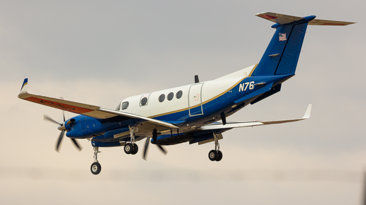 Full size: FAA Flight Inspection Beechcraft King Air 300 N76 at John Glenn Columbus International Airport