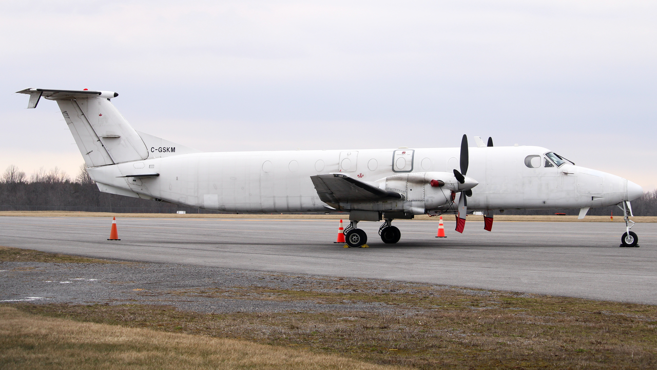 Full size: Skylink Beechcraft 1900C C-CSKM at Kingston Norman Rogers Airport