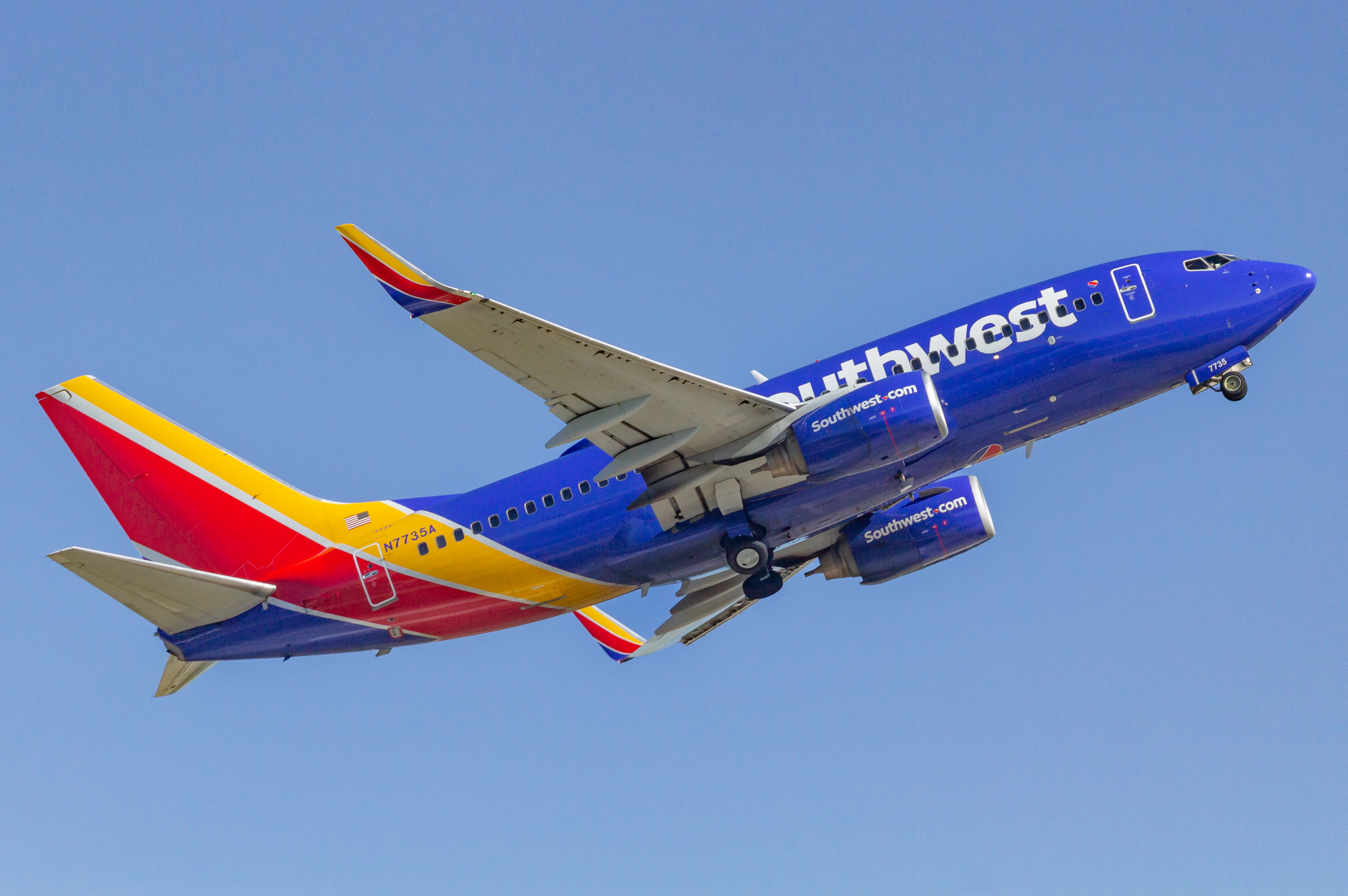 Full size: Southwest Boeing 737-700 N7735A at Houston-George Bush Intercontinental Airport