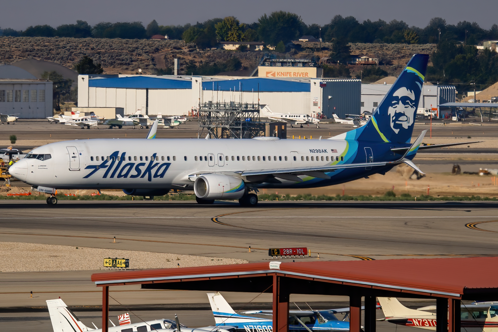 Full size: Alaska Airlines Boeing 737-900ER N298AK at Boise Air Terminal/Gowen Field