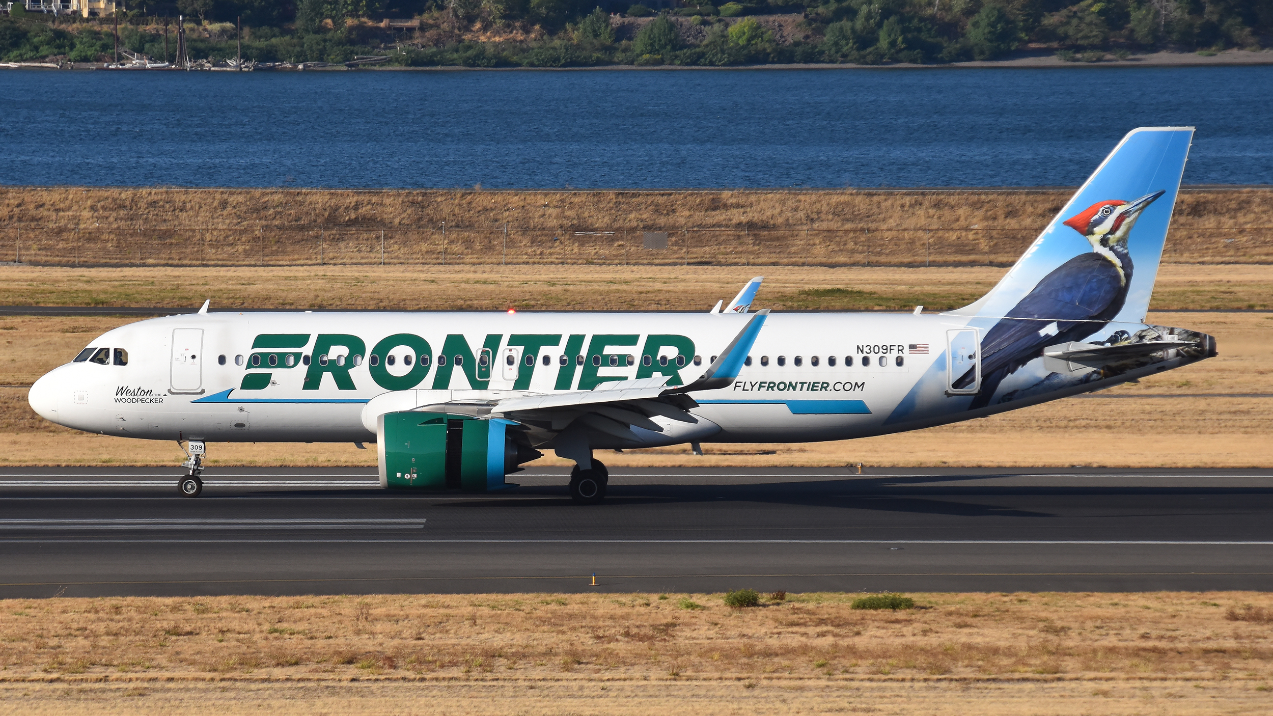 Full size: Frontier Airlines Airbus A320NEO N309FR at Portland International Airport