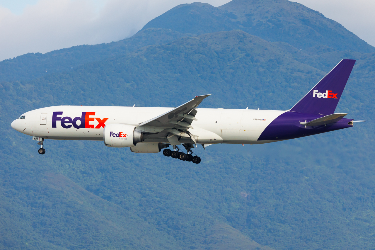 Full size: FedEx Boeing 777-F N886FD at Hong Kong International Airport