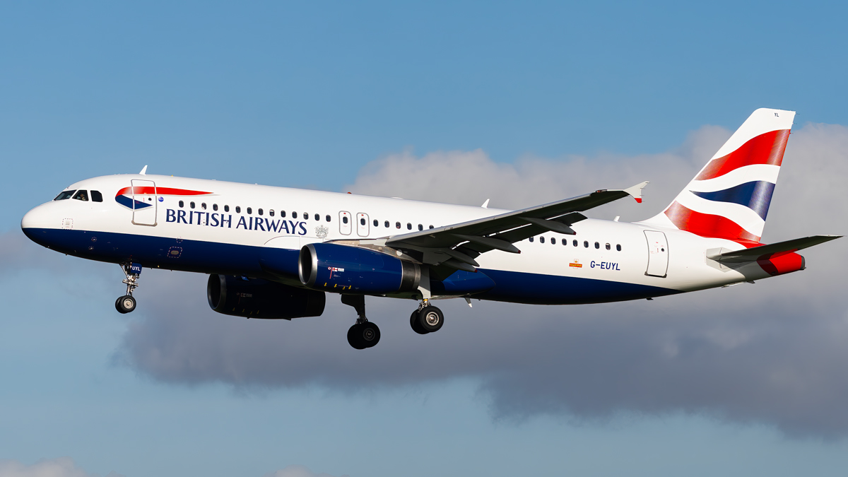Full size: British Airways Airbus A320 G-EUYL at London Heathrow International Airport