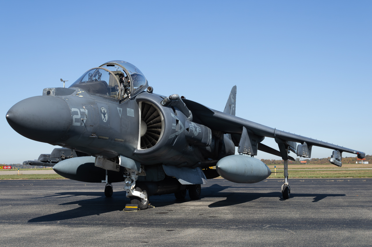 Full size: USMC - United States Marine Corp McDonnell Douglas AV-8B Harrier II 165569 at Pittsburgh Allegheny County Airport