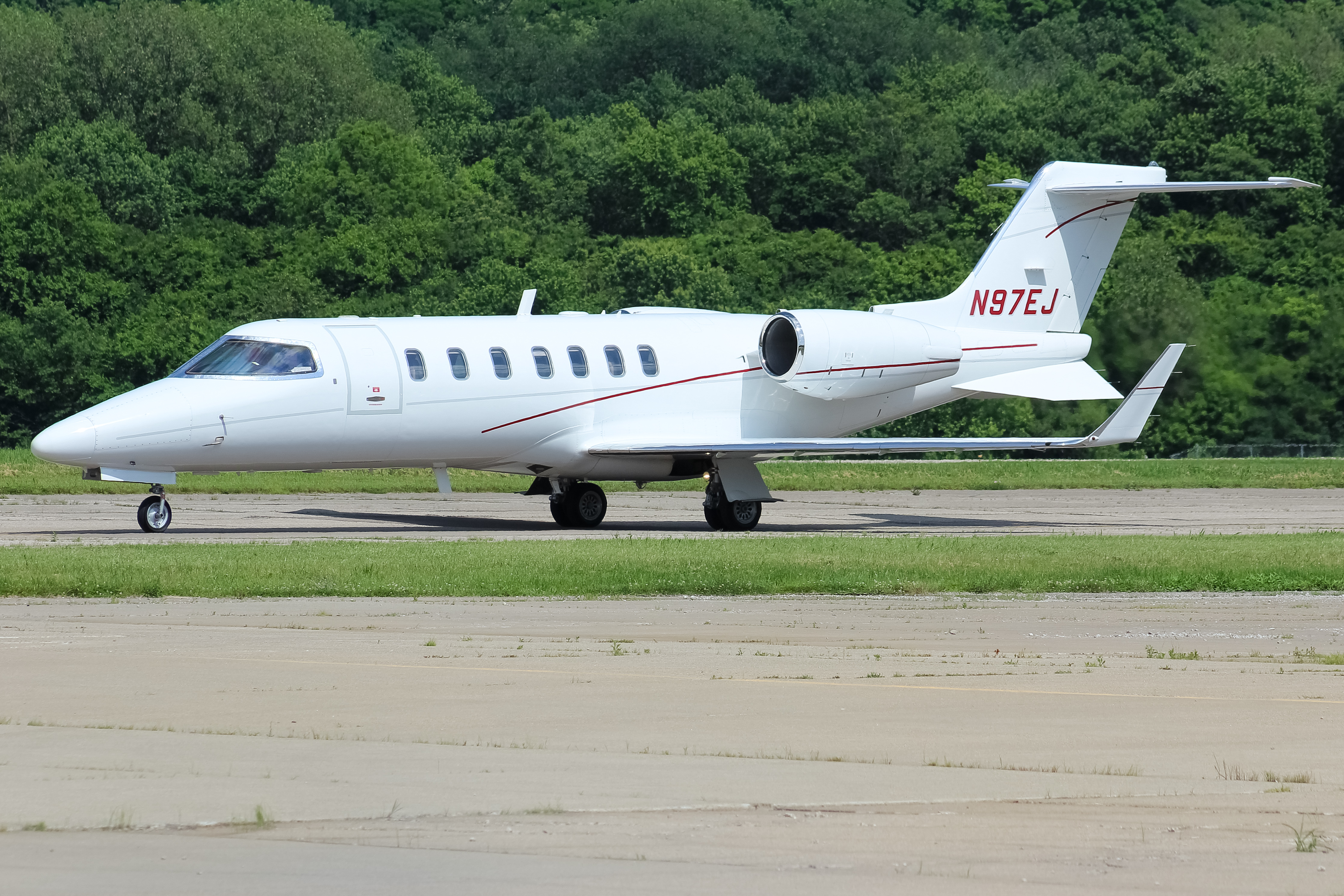 Full size: PRIVATE  Learjet 45 N97EJ at Cincinnati Municipal Airport/Lunken Field