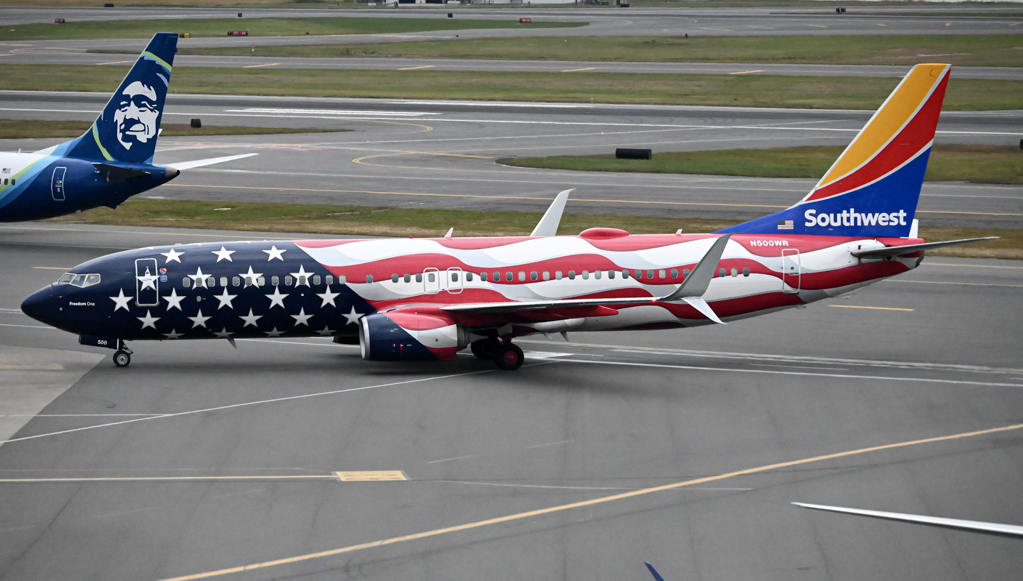 Full size: Southwest Airlines Boeing 737-800 N500WR at General Edward Lawrence Logan International Airport