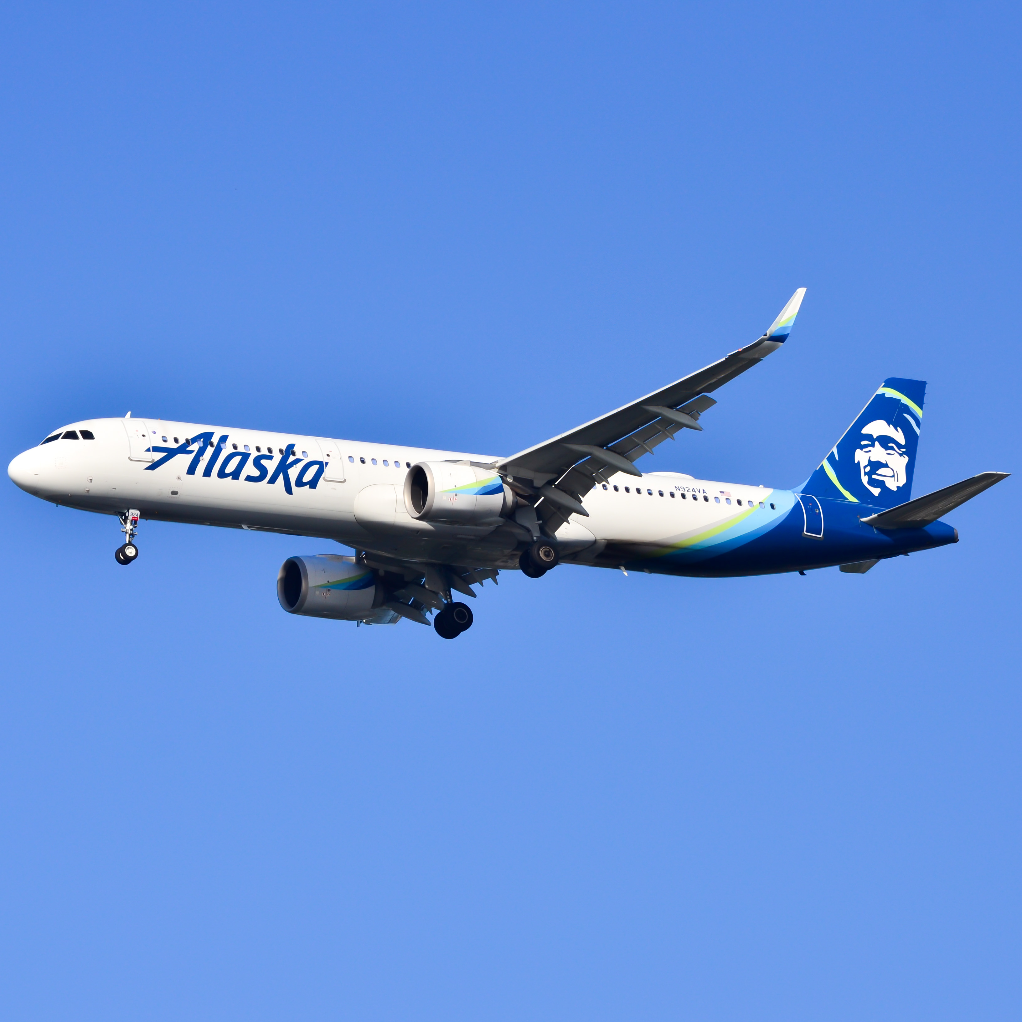 Full size: Alaska Airlines A321-253N N924VA at John F. Kennedy International Airport