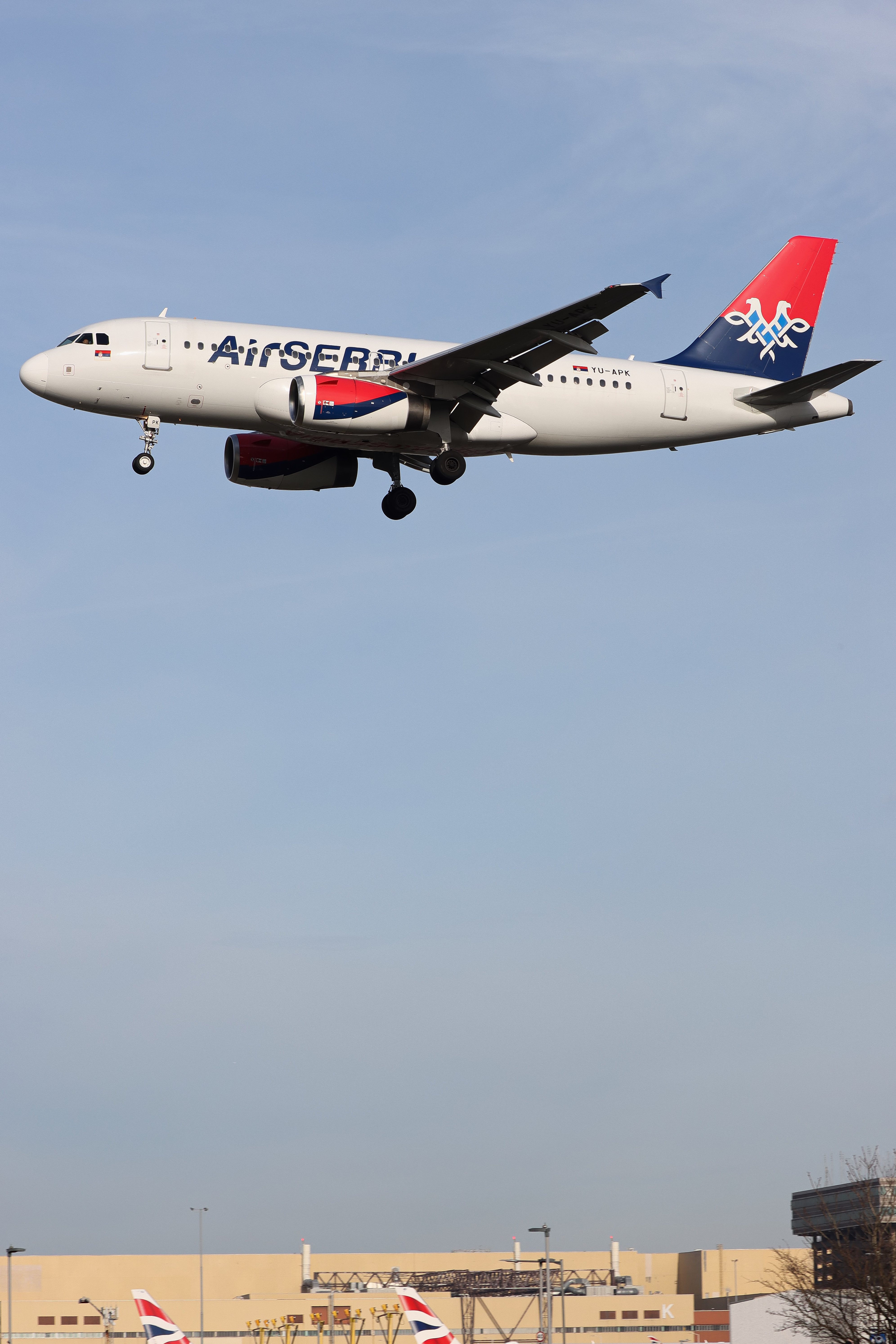 Full size: Air Serbia Airbus A319 YU-APK at London Heathrow International Airport