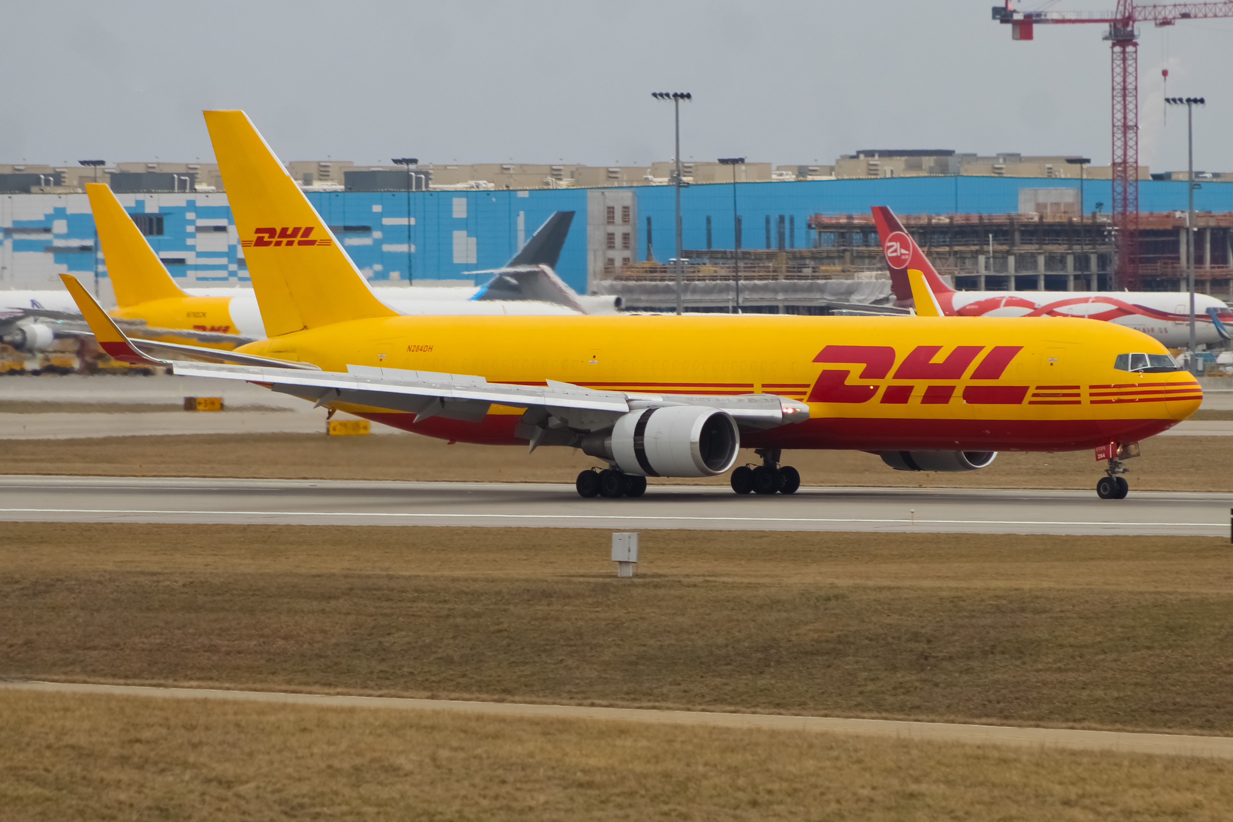 Full size: DHL Boeing 767-300ER N284DH at Cincinnati/Northern Kentucky International Airport