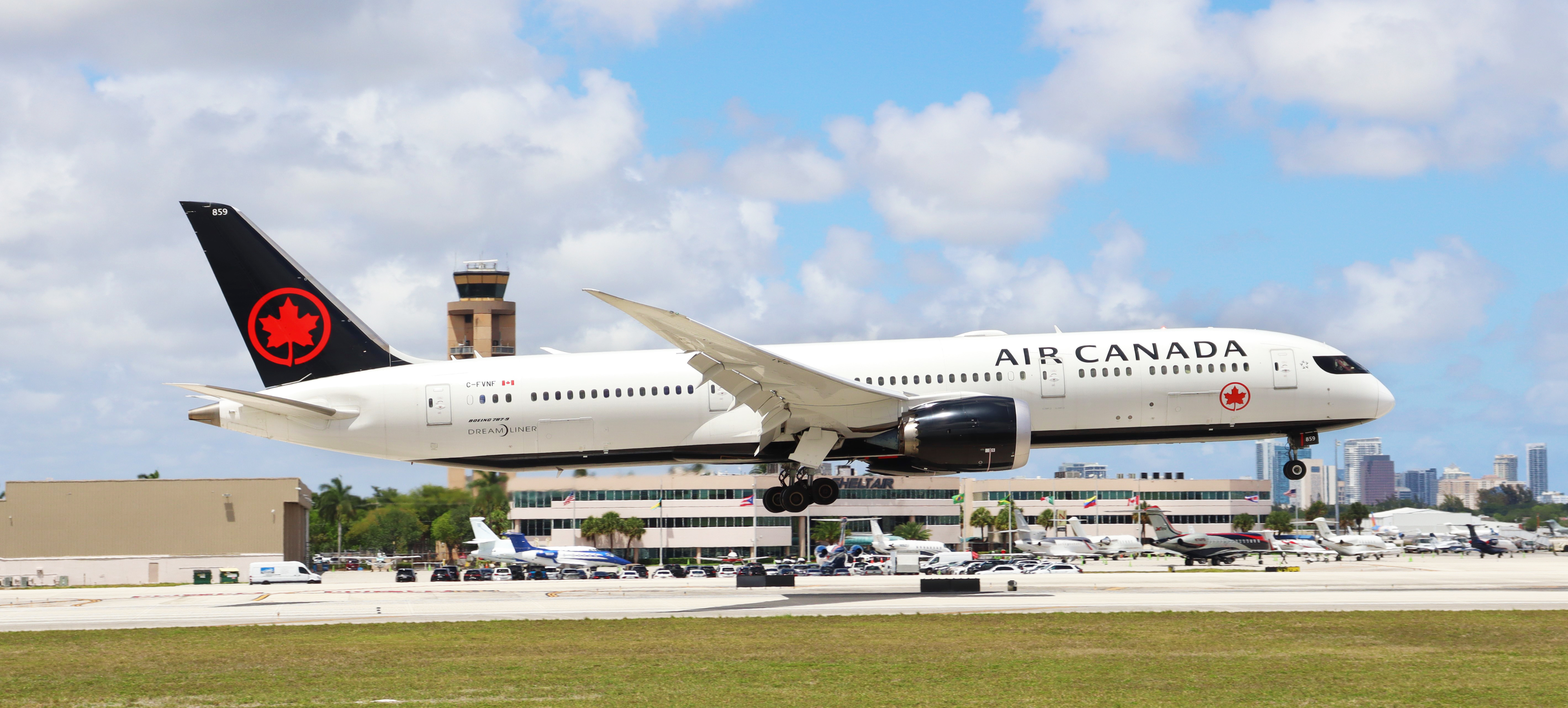 Full size: Air Canada Boeing 787-9 C-FVNF at Fort Lauderdale/Hollywood International Airport