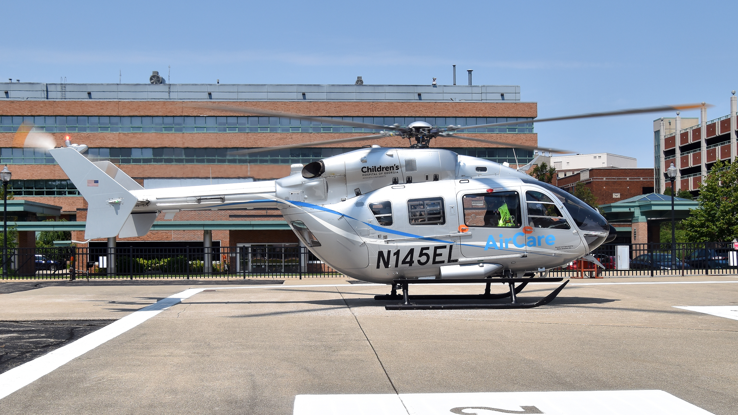 Full size: Metro Aviation  Airbus Helicopters H145 N145EL at Kalamazoo Battle Creek International Airport