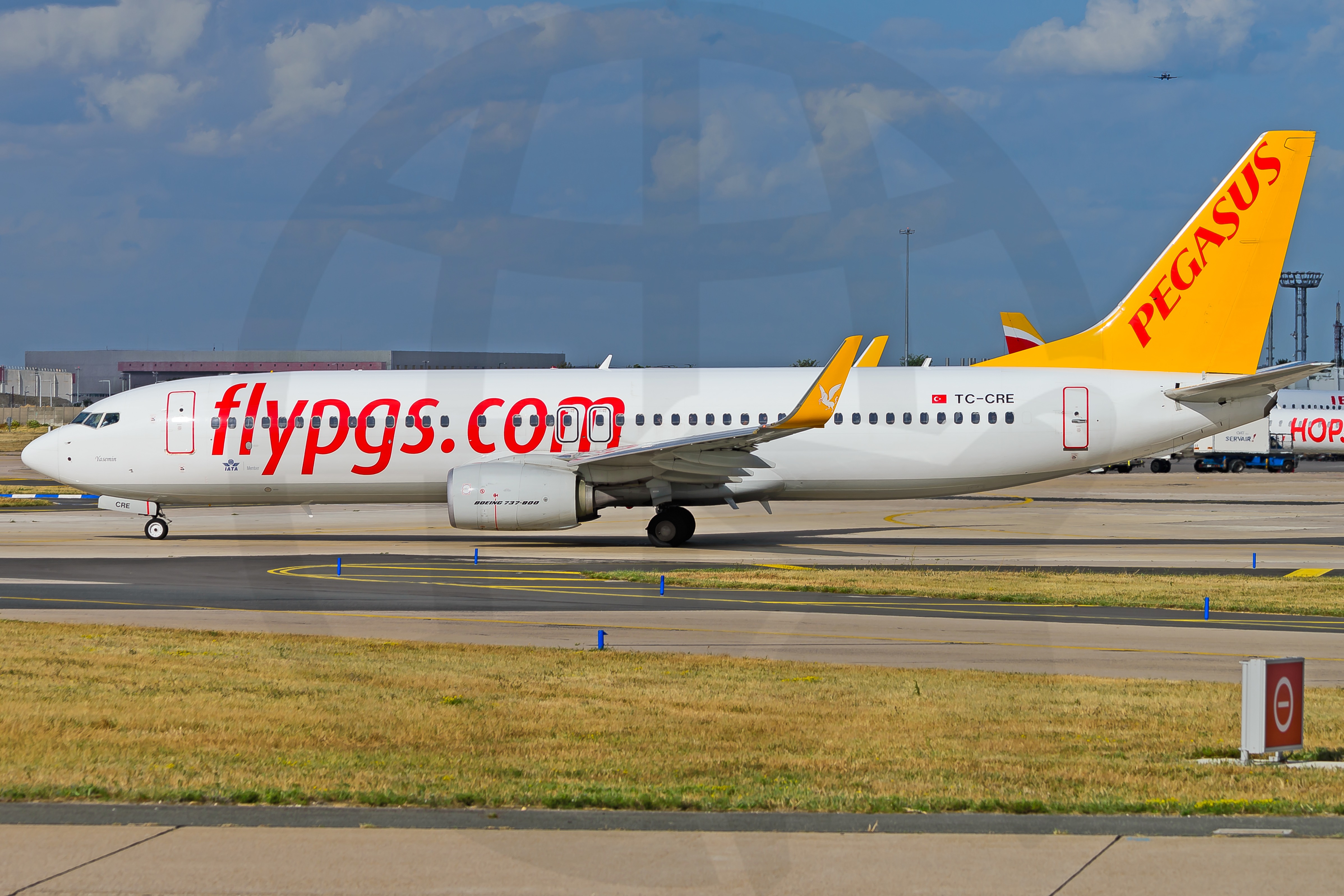 Full size: Pegasus Airlines Boeing 737-800 TC-CRE at Paris Orly Airport