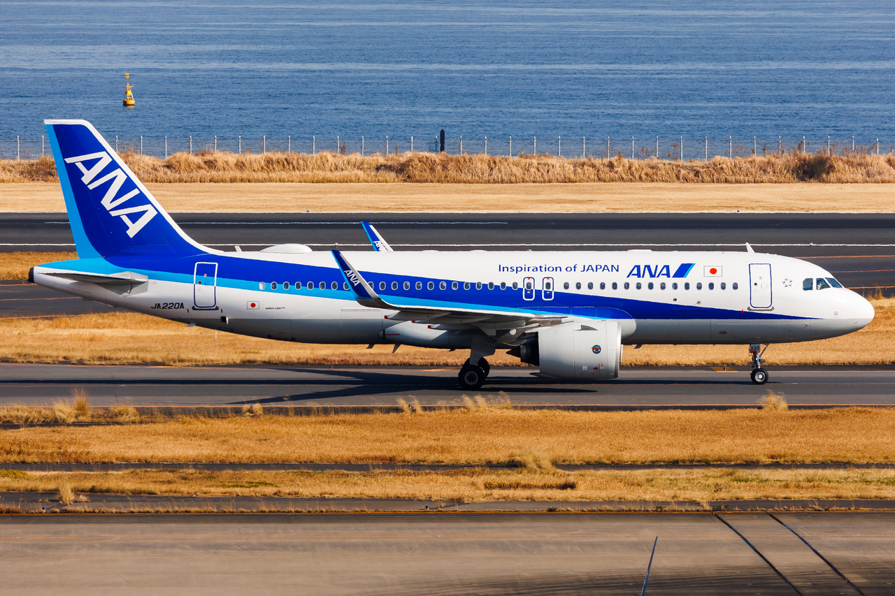 Full size: All Nippon Airways Airbus A320NEO JA220A at Tokyo-Haneda Airport
