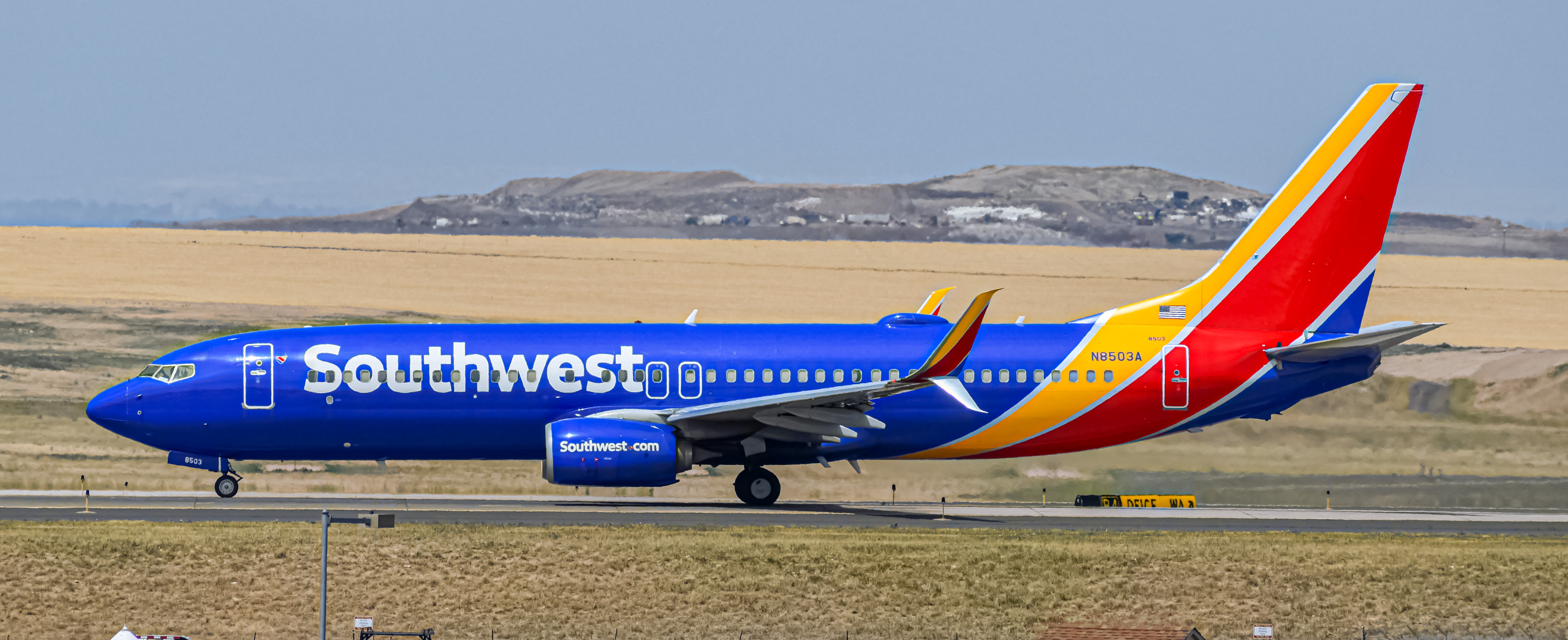 Full size: Southwest Airlines Boeing 737-800 N8503A at Denver International Airport