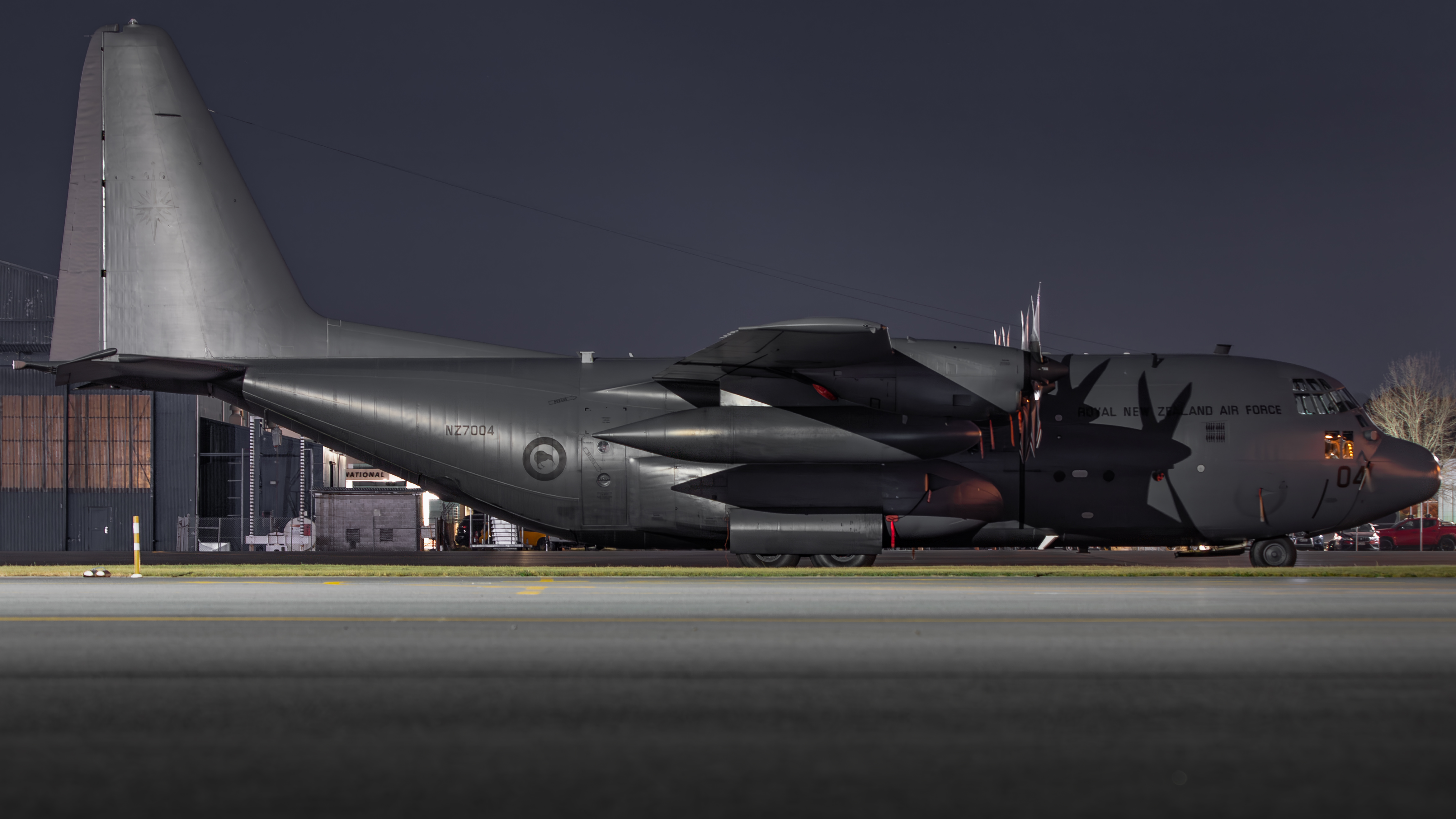 Full size: Royal New Zealand Air Force Lockheed C-130H Hercules NZ7004 at Christchurch International Airport