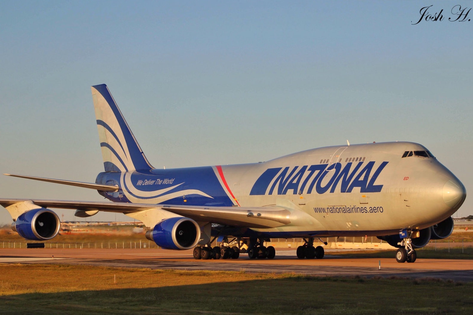 Full size: National Airlines Boeing 747-400BCF N952CA at Dallas-Fort Worth International Airport