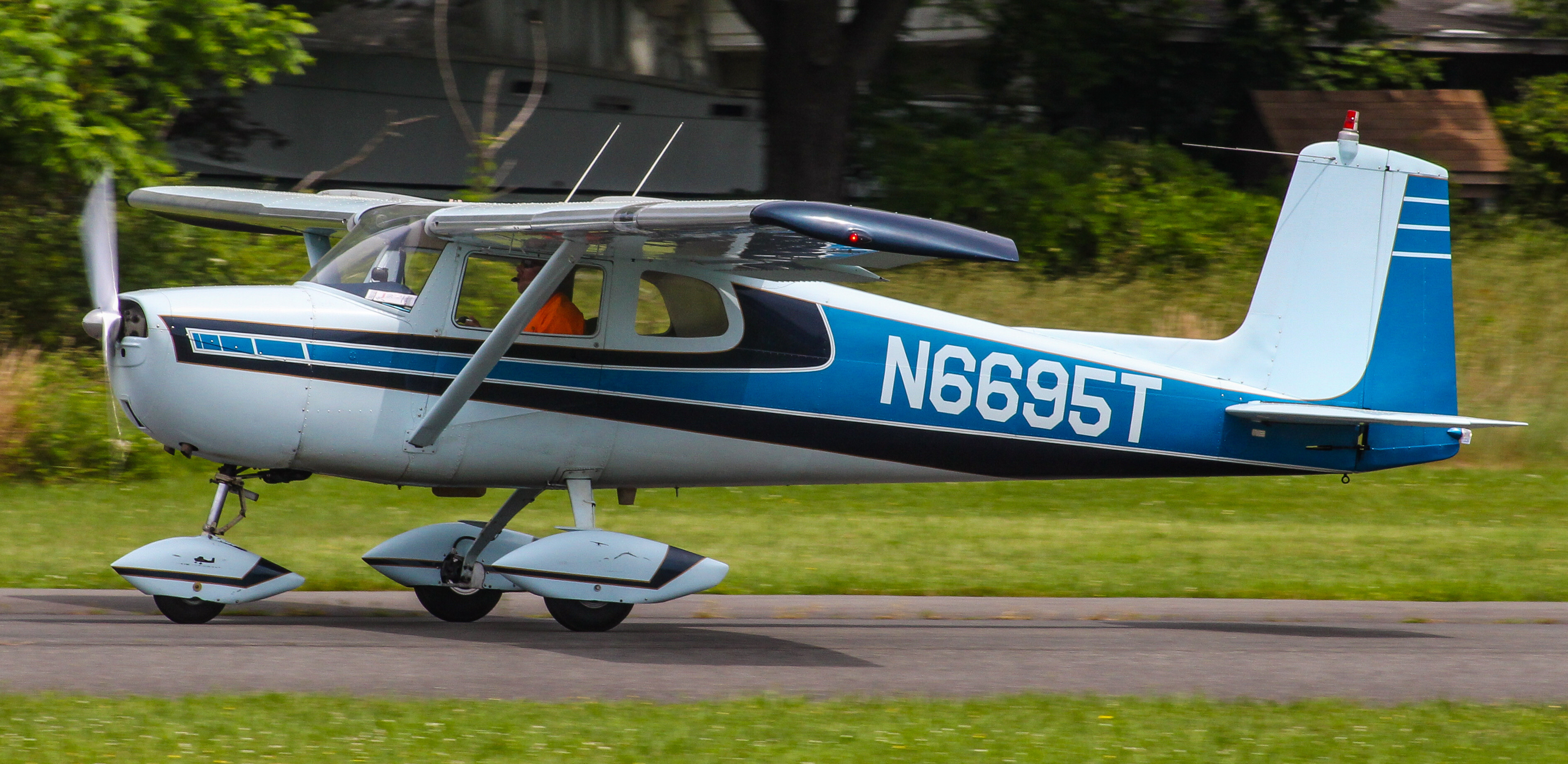 Full size: PRIVATE Cessna 150 N6695T at Cross Keys Airport
