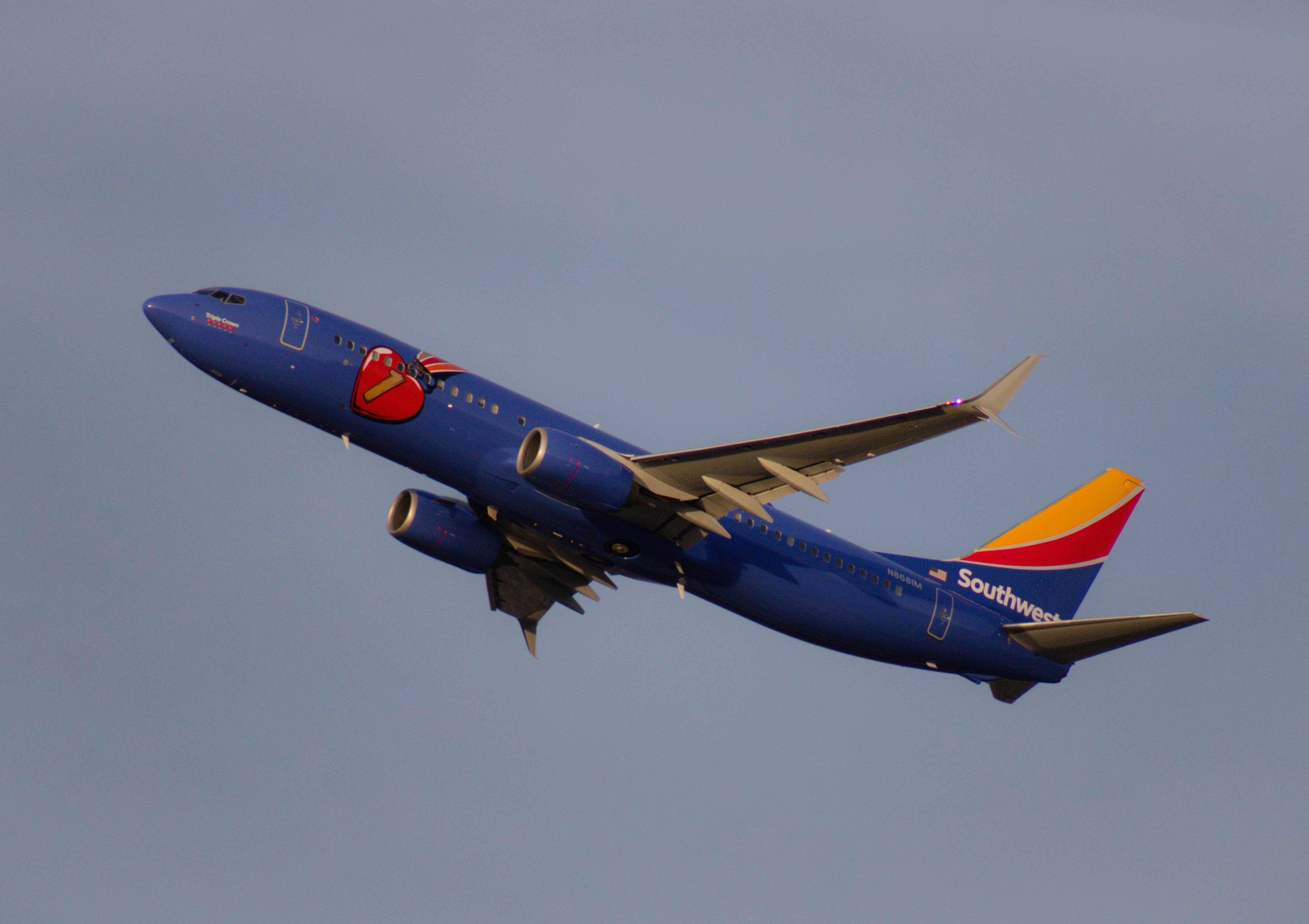Full size: Southwest Airlines Boeing 737-800 N8681M at Boise Air Terminal/Gowen Field