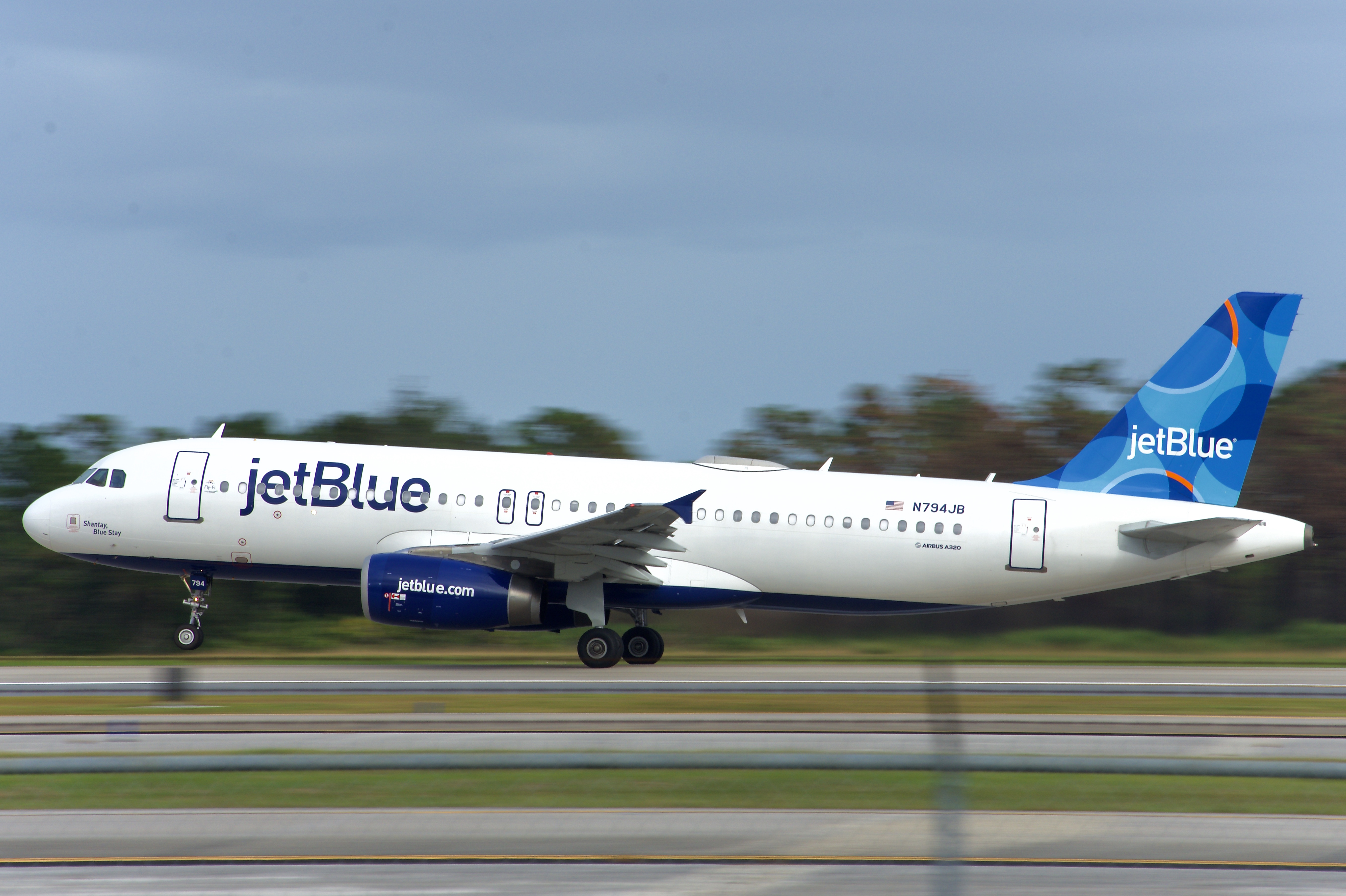Full size: JetBlue Airways Airbus A320 N794JB at Orlando International Airport