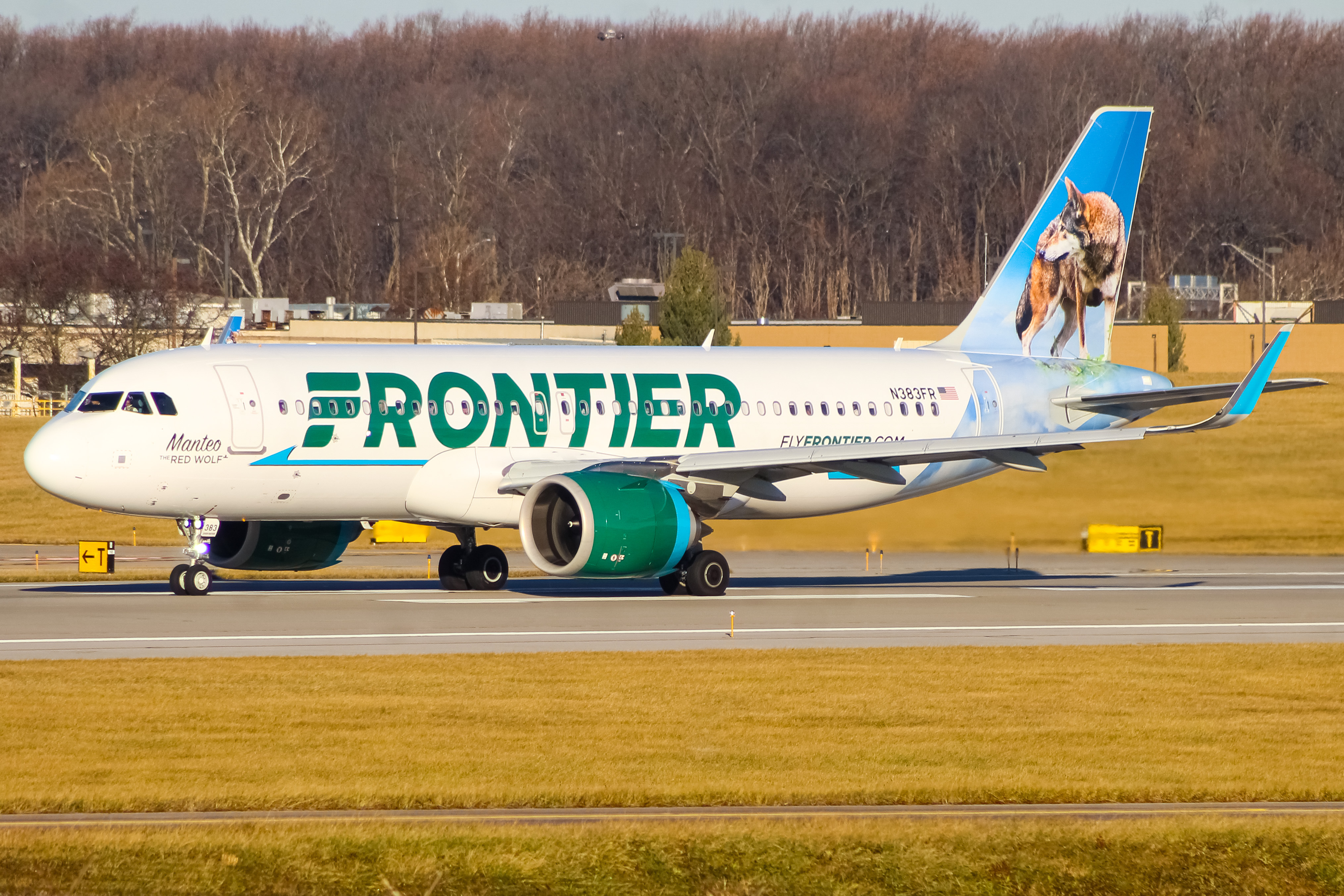 Full size: Frontier Airlines Airbus A320NEO N383FR at Cincinnati/Northern Kentucky International Airport