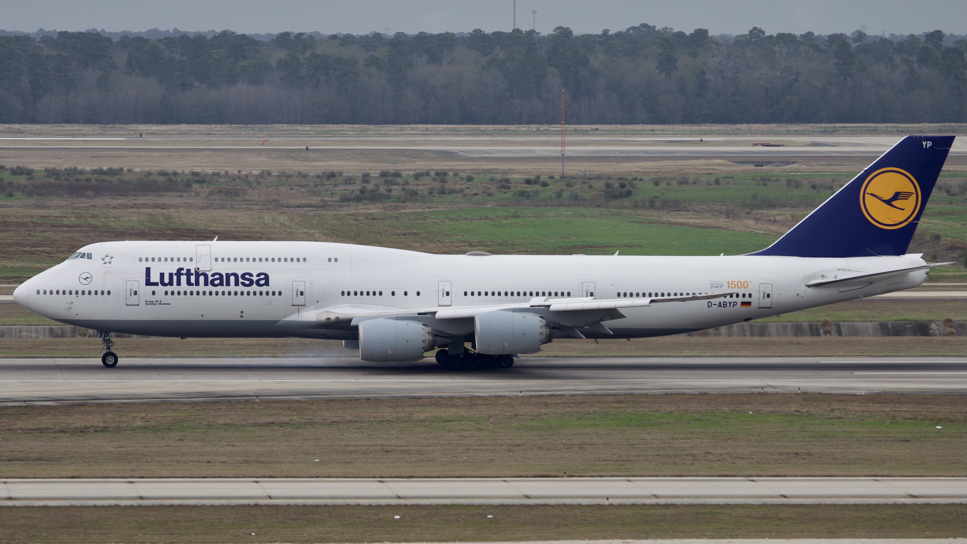 Full size: Lufthansa Boeing 747-8i D-ABYP at Houston-George Bush Intercontinental Airport