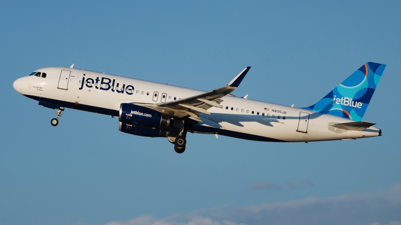 Full size: JetBlue Airways Airbus A320 N805JB at Reno/Tahoe International Airport