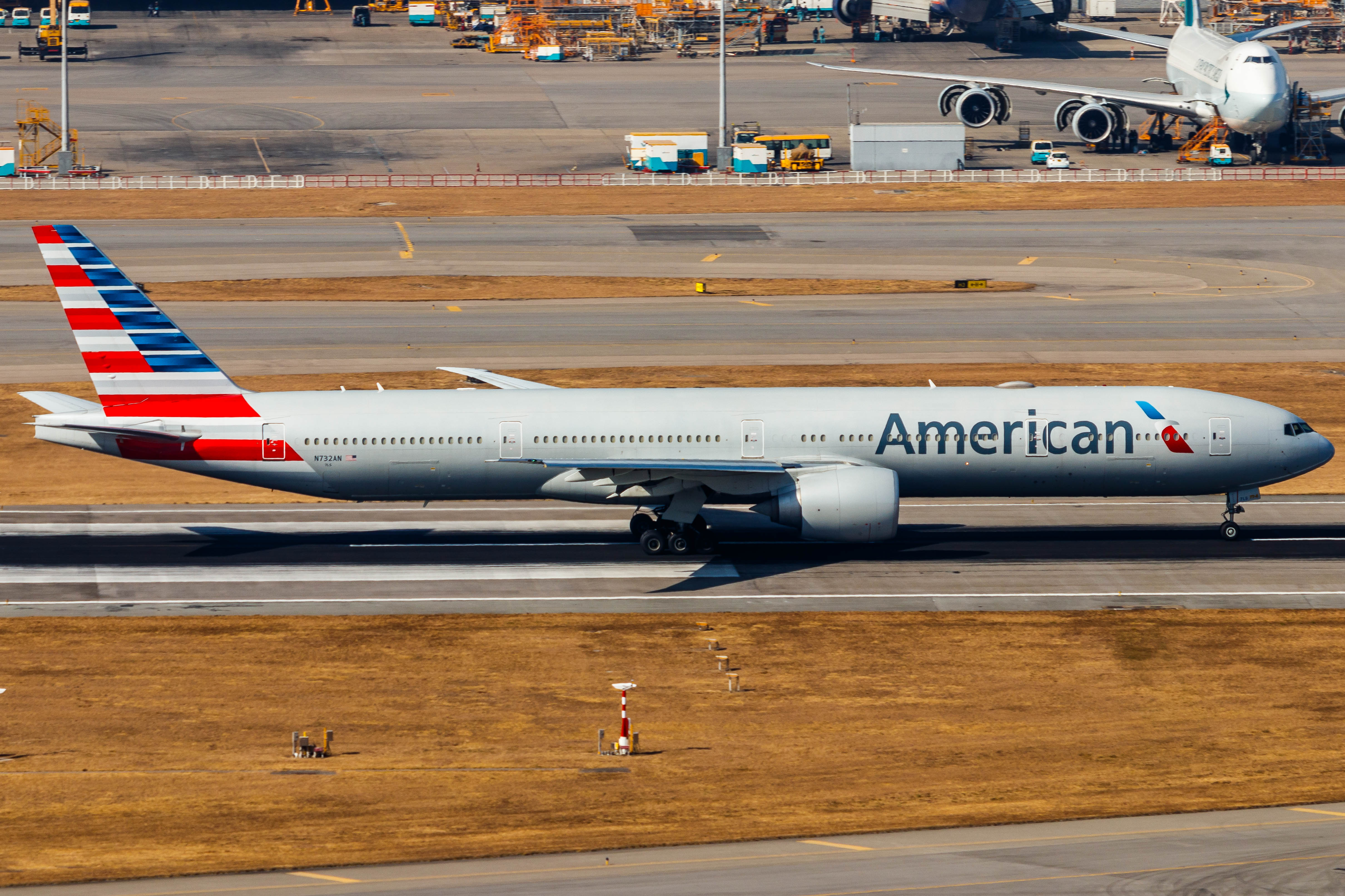Full size: American Airlines Boeing 777-300ER N732AN at Hong Kong International Airport