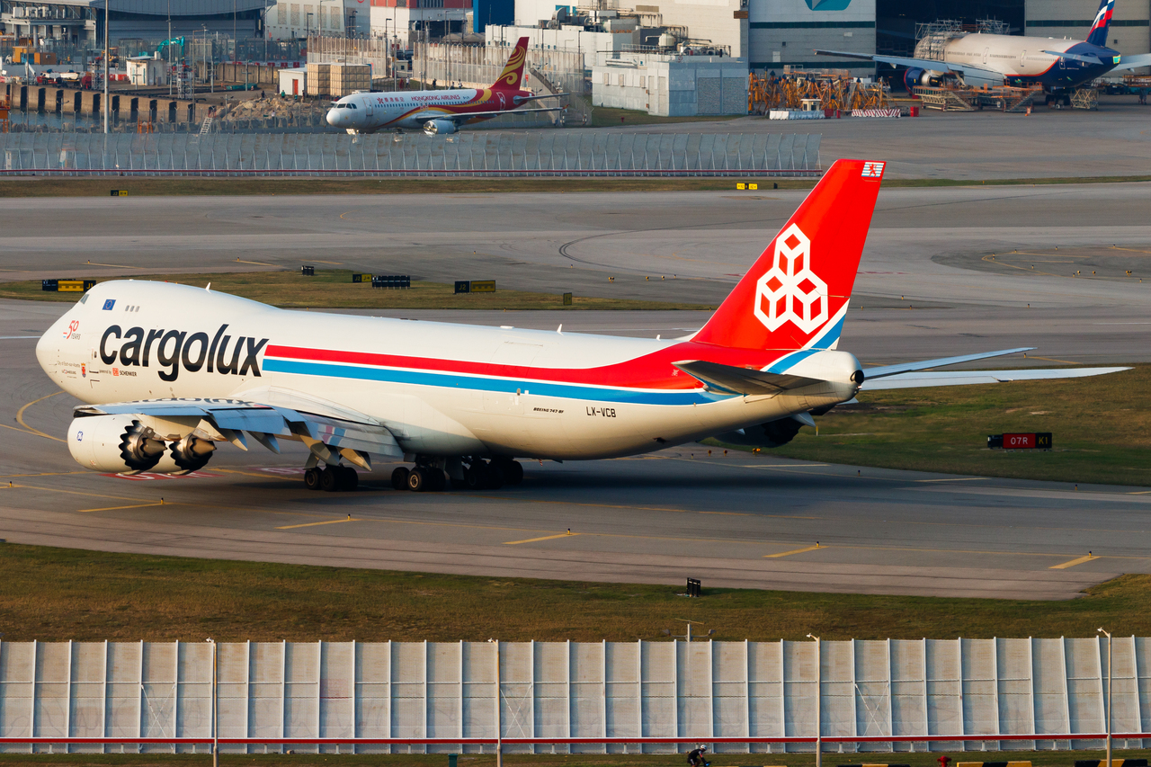 Full size: CargoLux Boeing 747-8F LX-VCB at Hong Kong International Airport