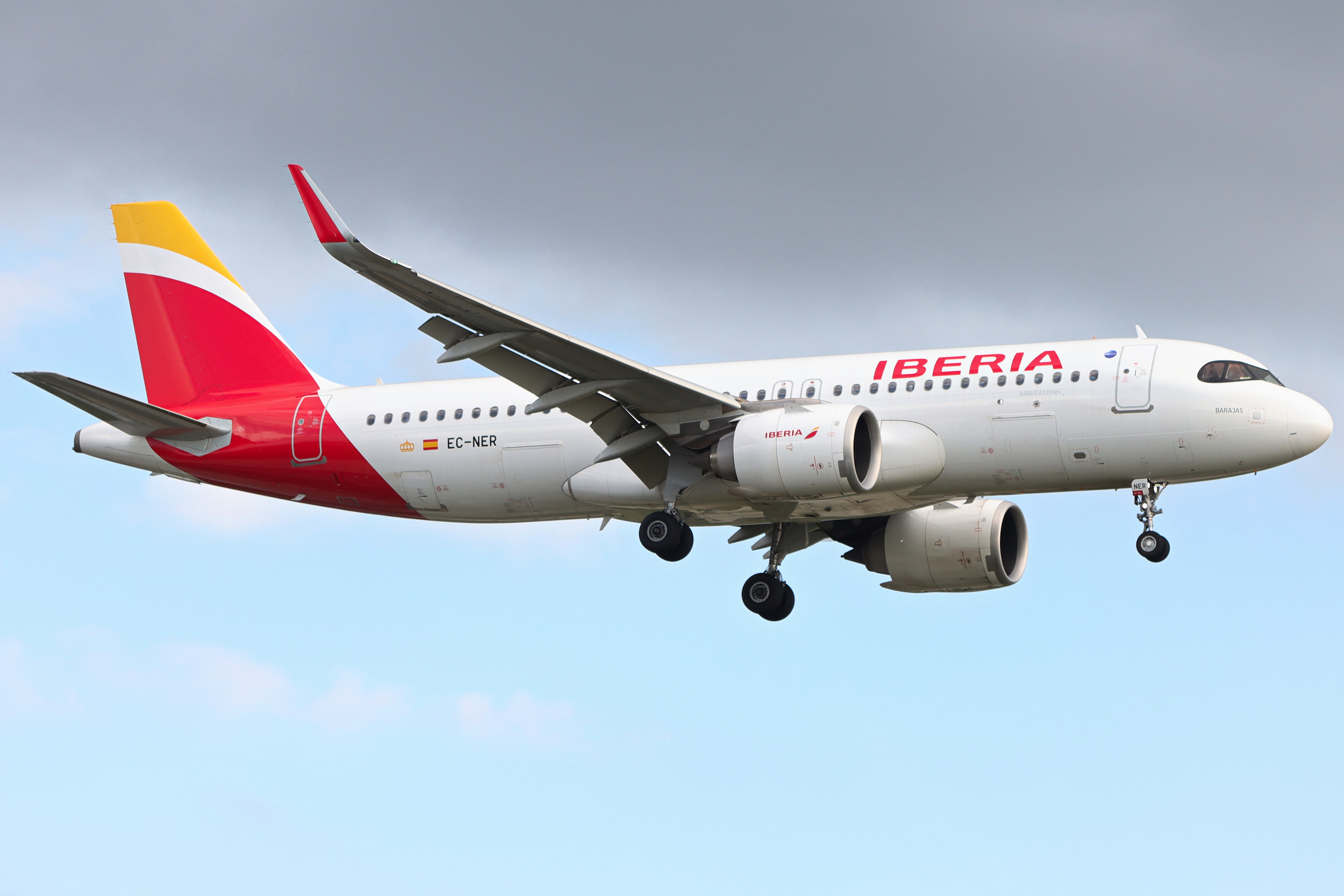 Full size: Iberia Airbus A320NEO EC-NER at London Heathrow International Airport
