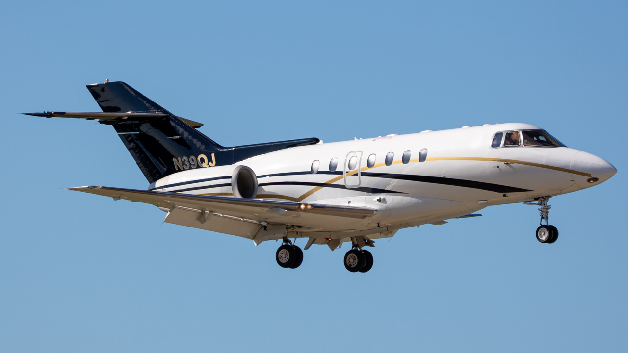 Full size: PRIVATE Beechcraft Hawker 1000 N39QJ at Naples Municipal Airport
