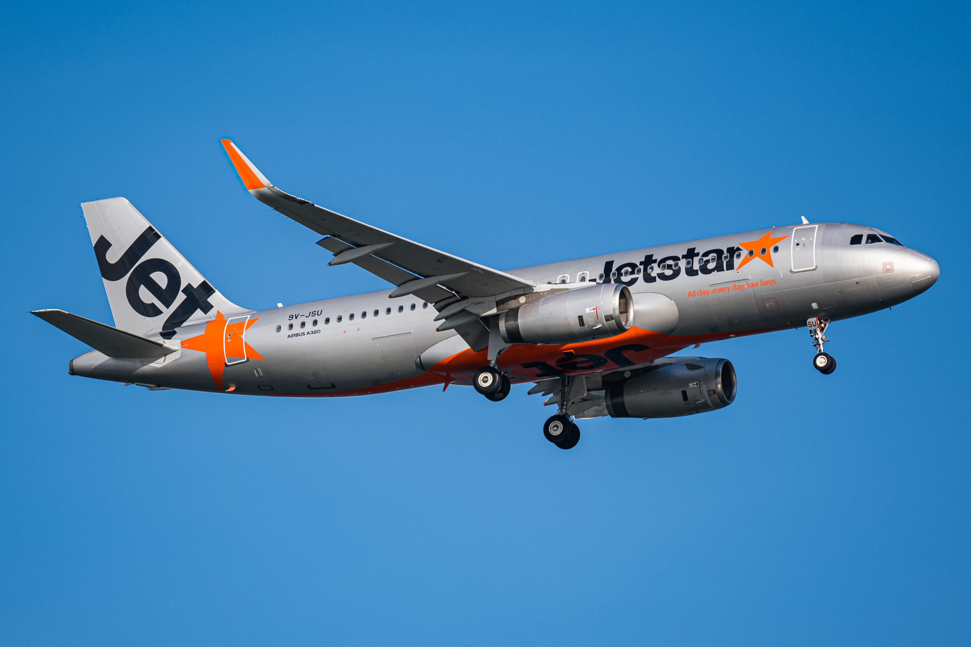Full size: JetStar Asia Airbus A320 9V-JSU at Singapore-Changi Airport