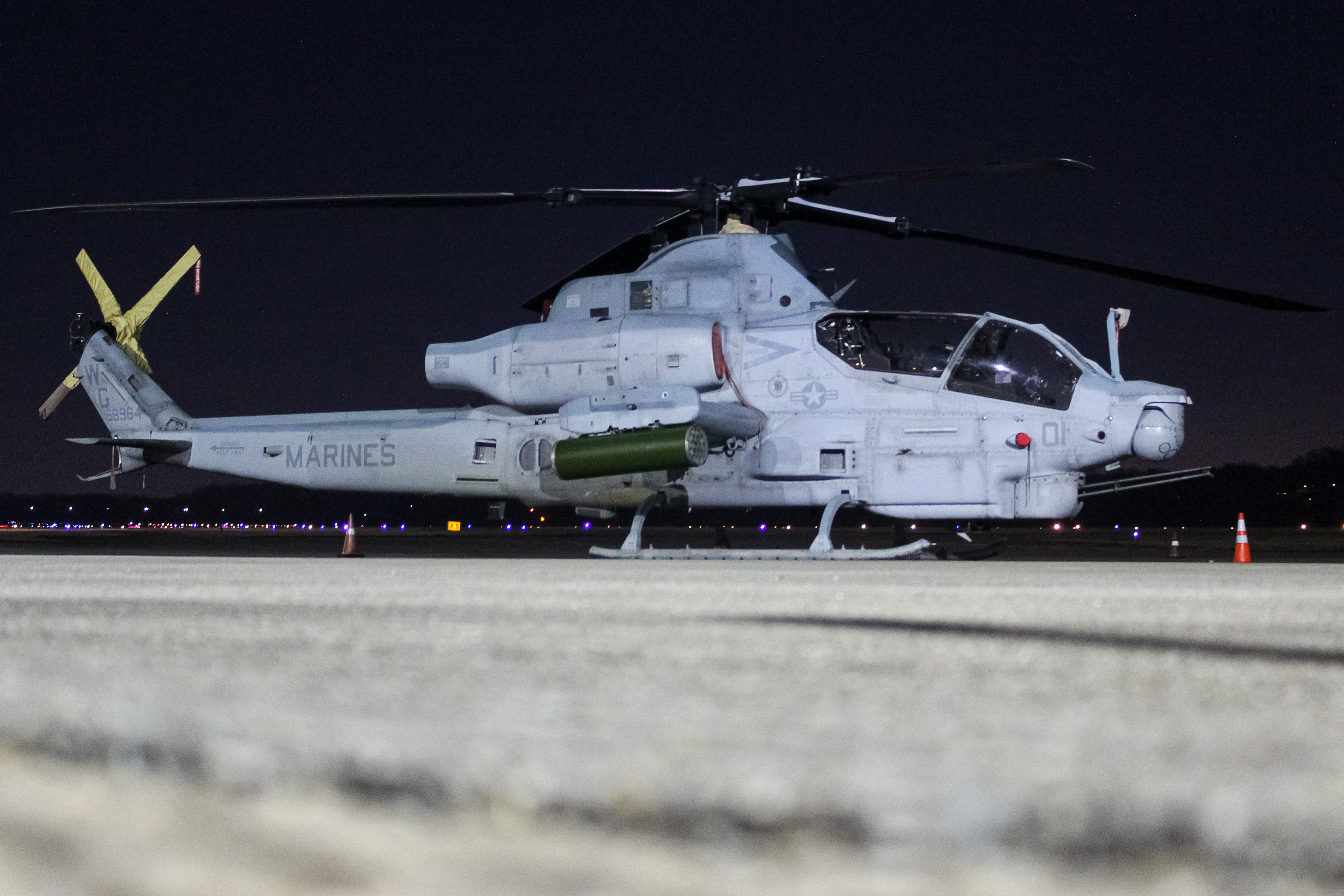 Full size: USMC - United States Marine Corp Bell AH-1Z Viper 168964 at Cincinnati Municipal Airport/Lunken Field