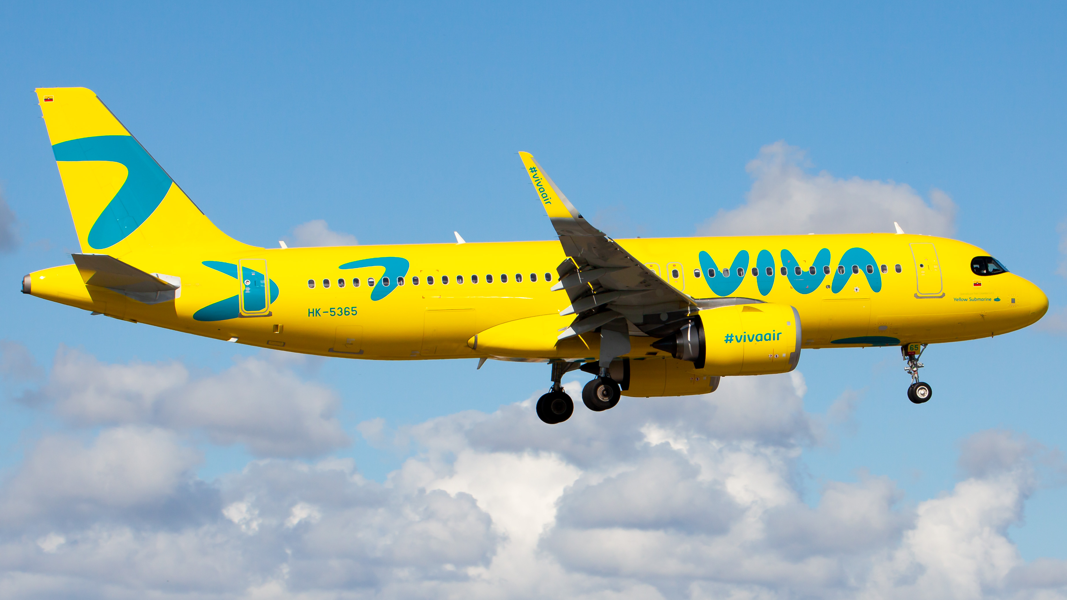 Full size: Viva Air Airbus A320NEO HK-5365 at Miami International Airport