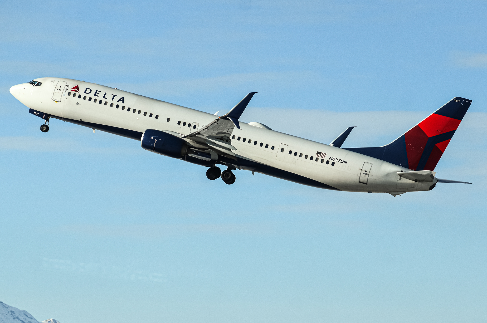 Full size: Delta Airlines Boeing 737-900ER N837DN at Salt Lake City International Airport