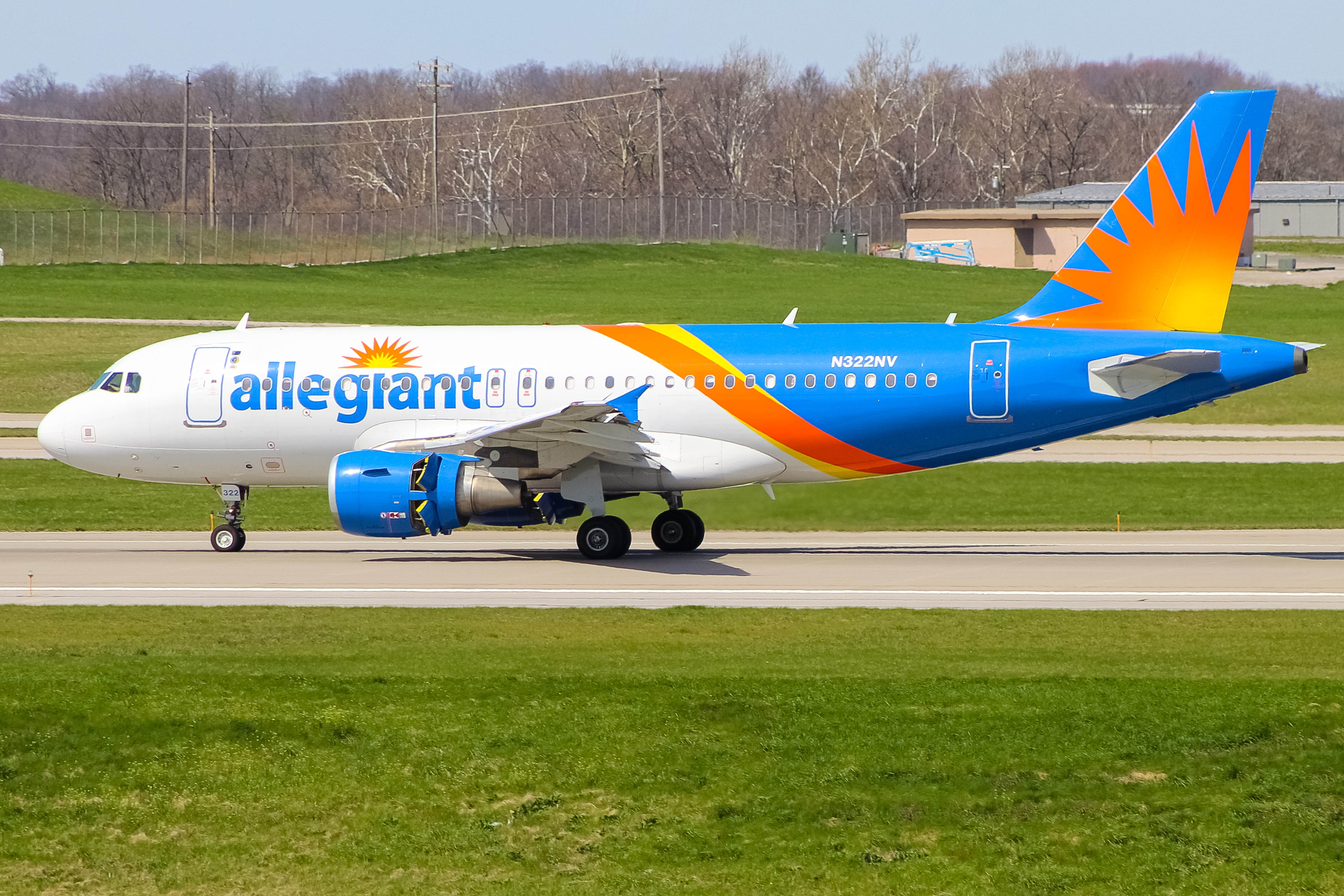 Full size: Allegiant Air Airbus A319 N322NV at Cincinnati/Northern Kentucky International Airport